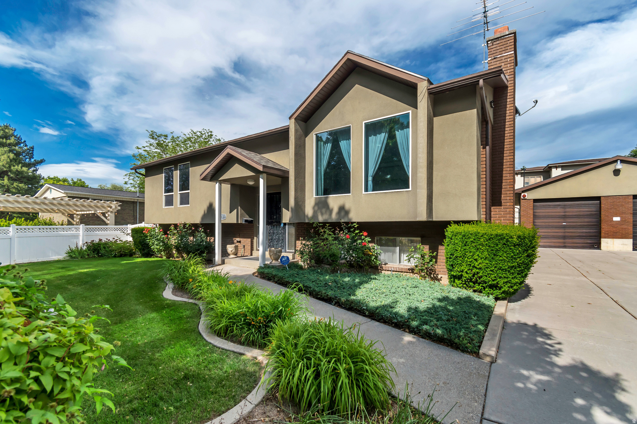 main property photo 41