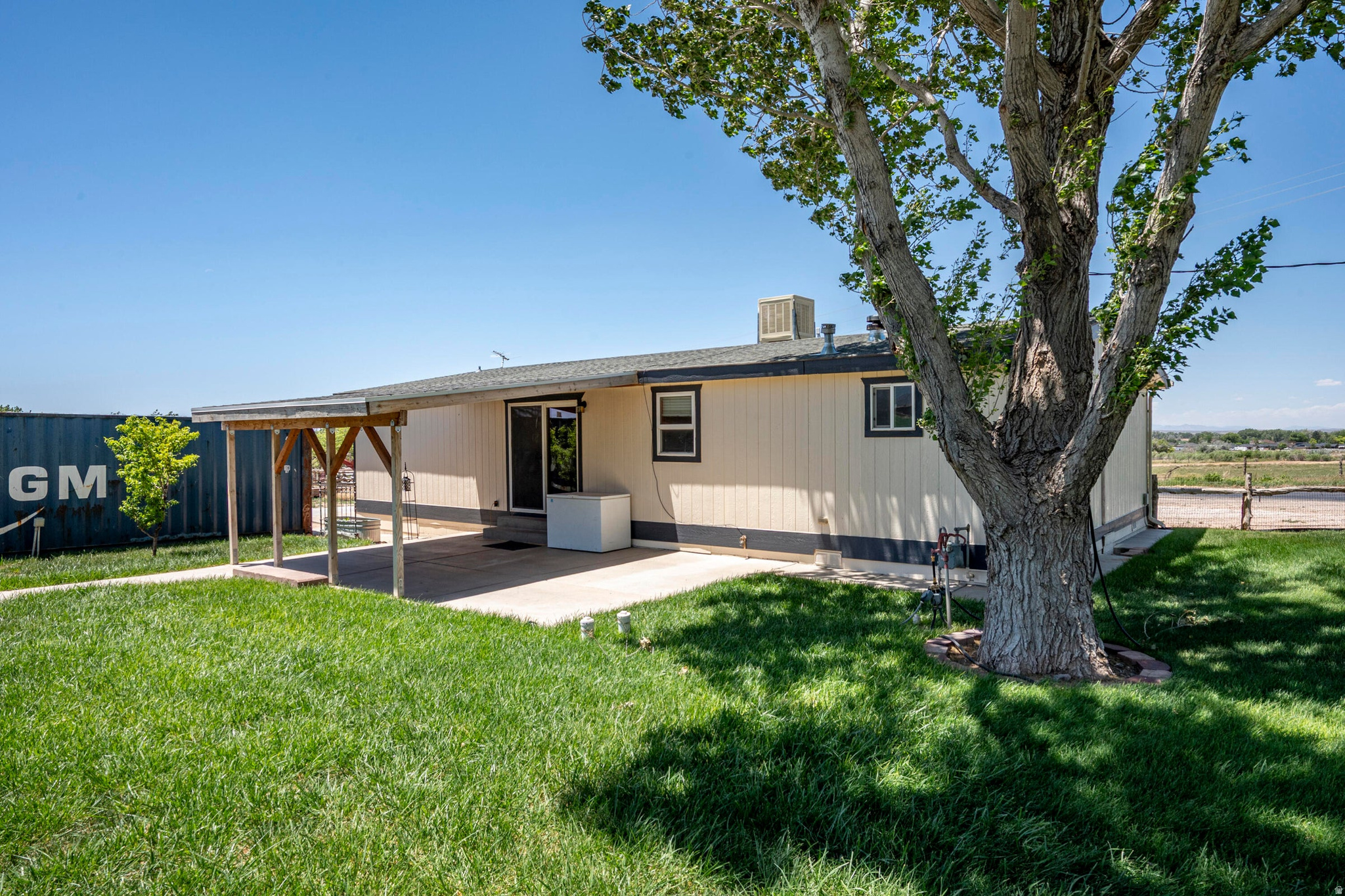 main property photo 24