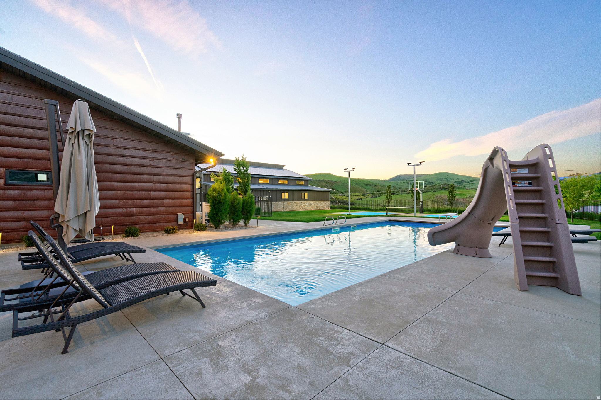 main property photo 75