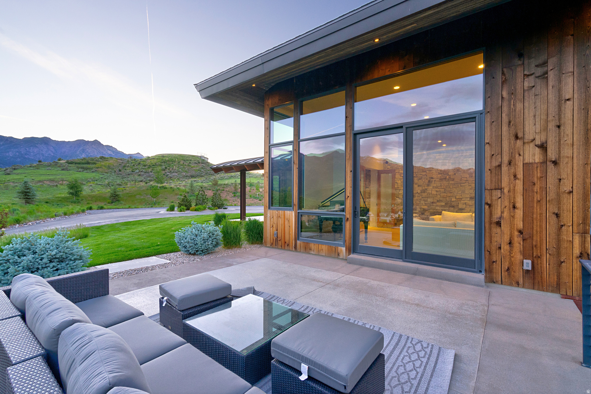 main property photo 79
