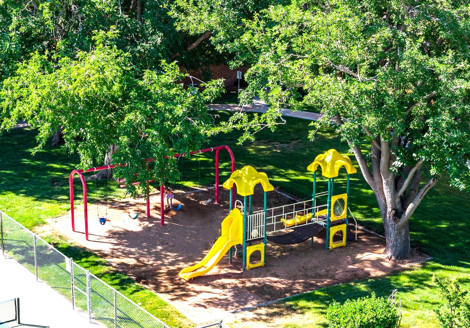 main property photo 25