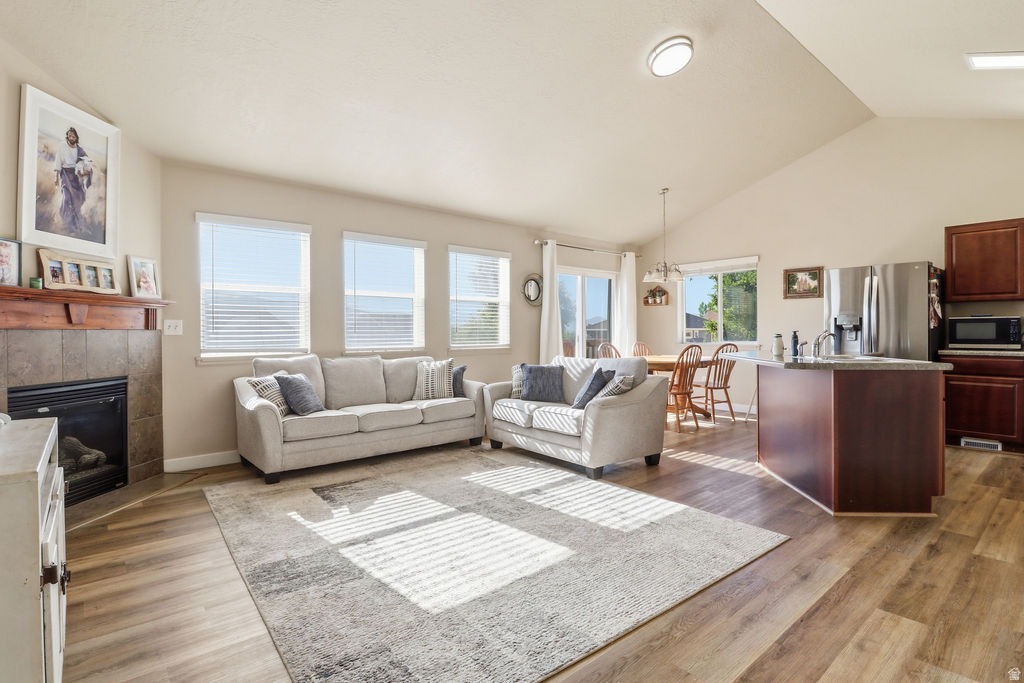 main property photo 4
