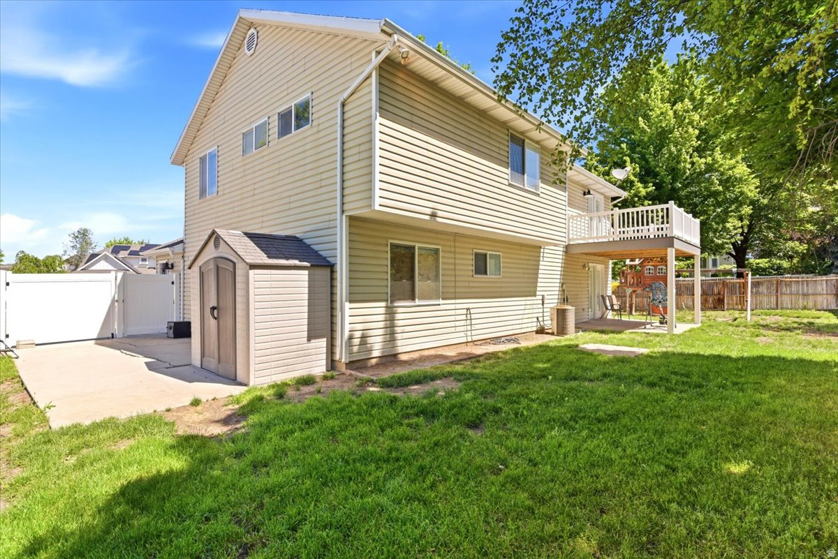 main property photo 32