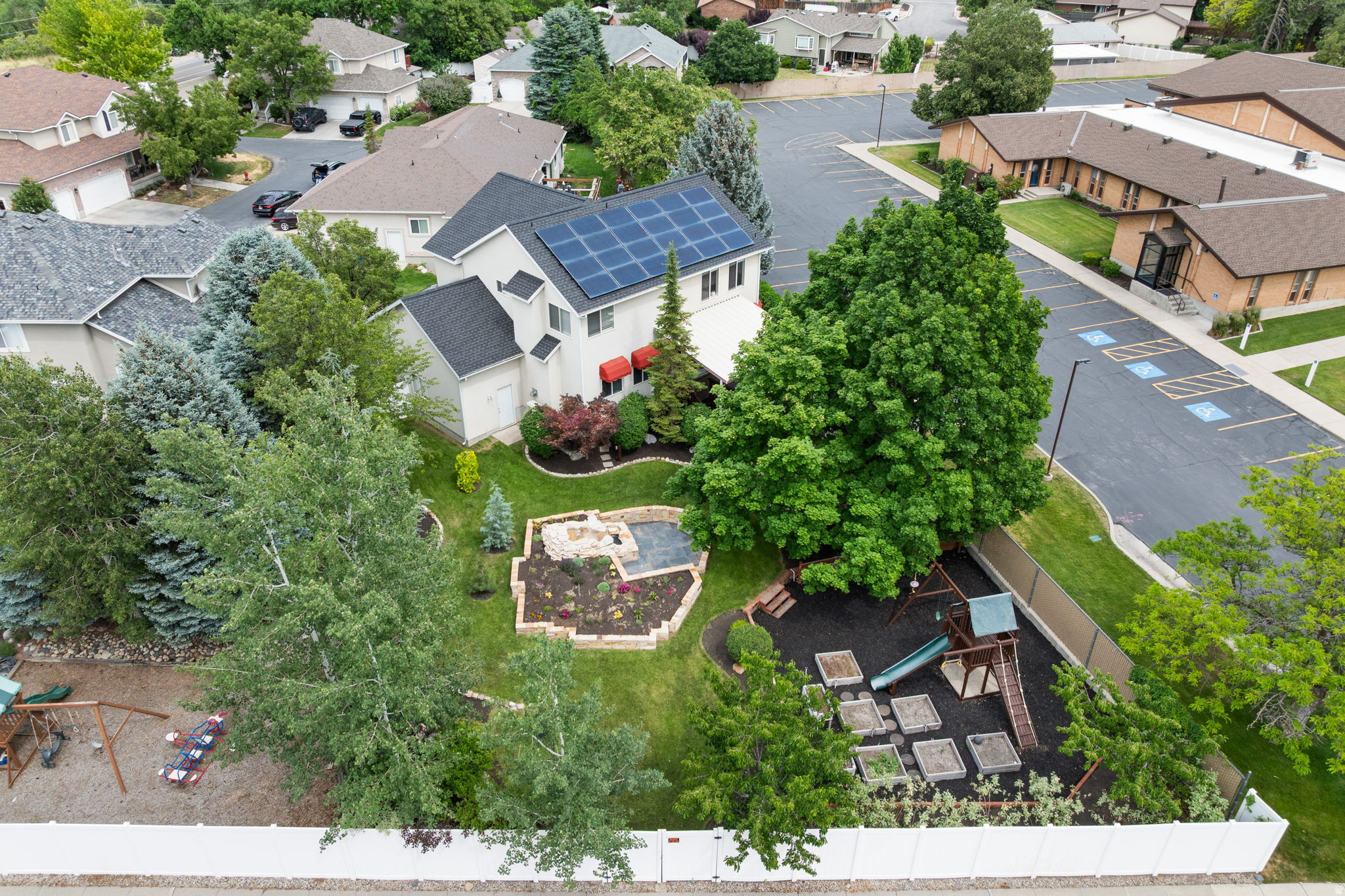 main property photo 41
