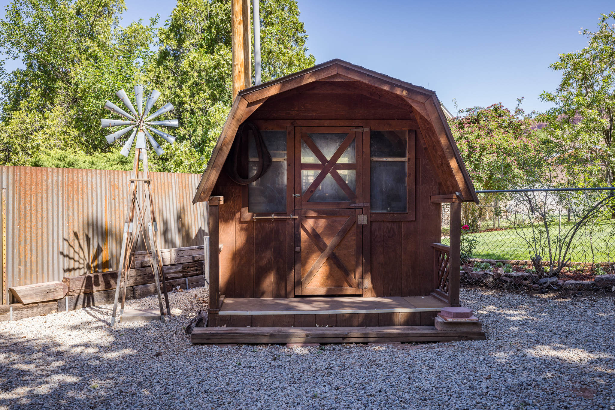 main property photo 16