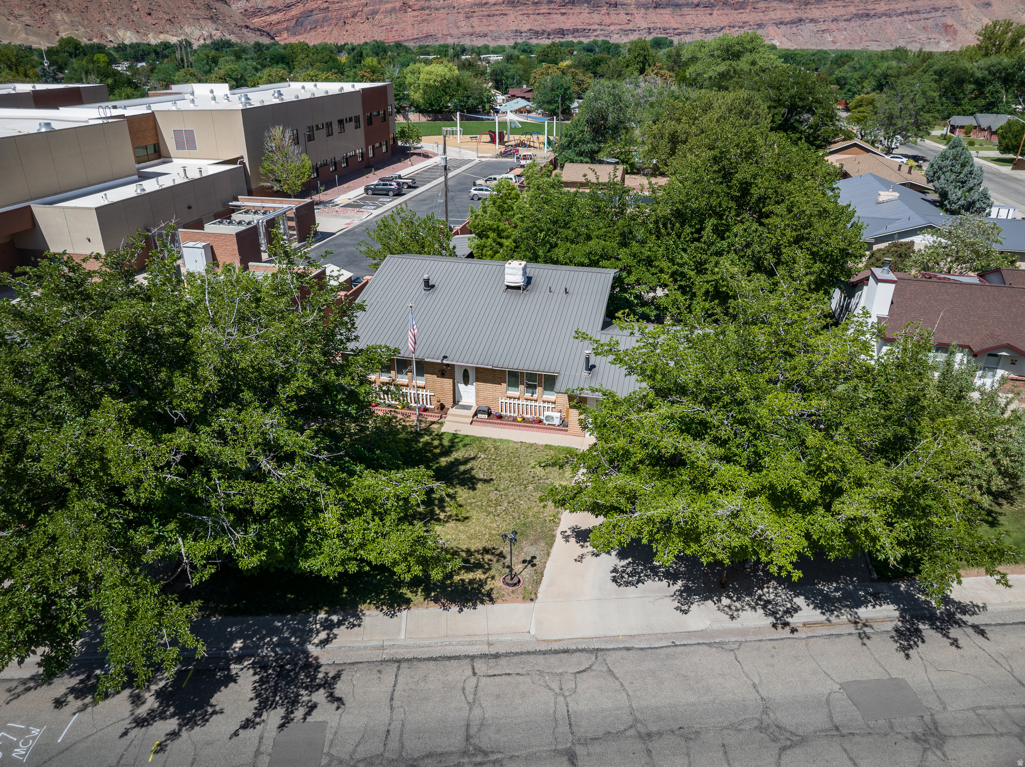 main property photo 24