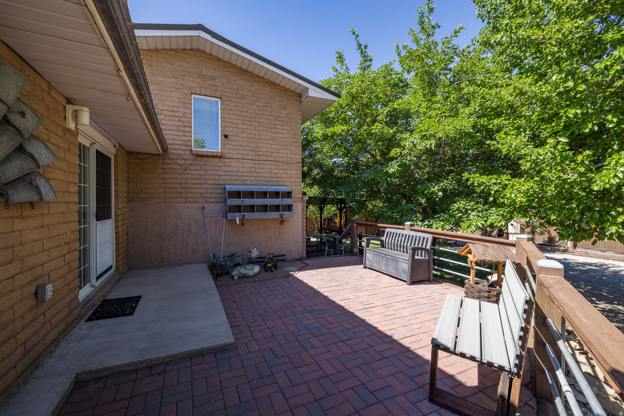 main property photo 8