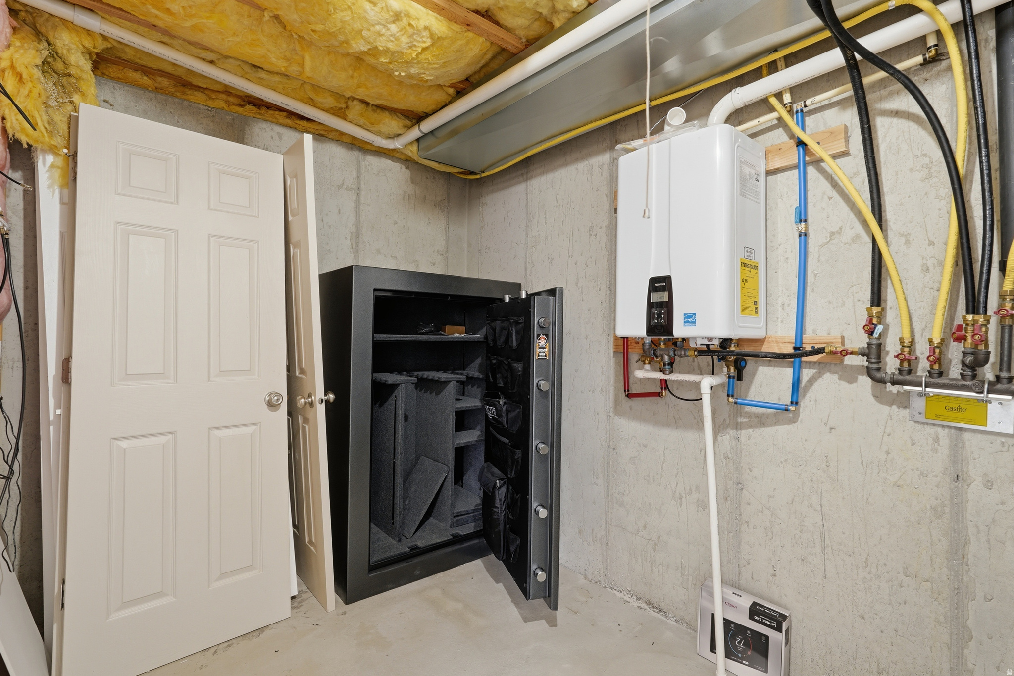 main property photo 34