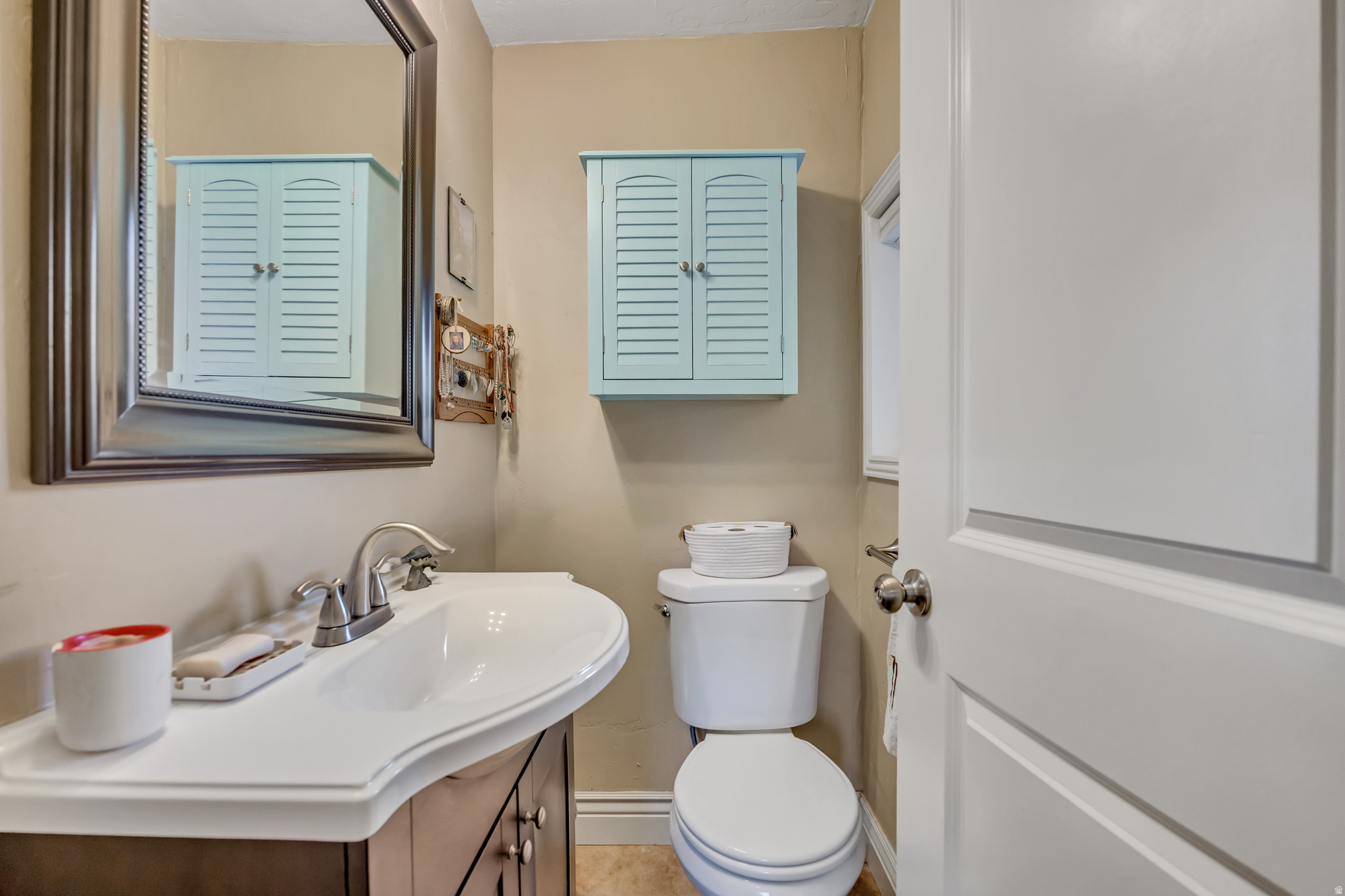 main property photo 9