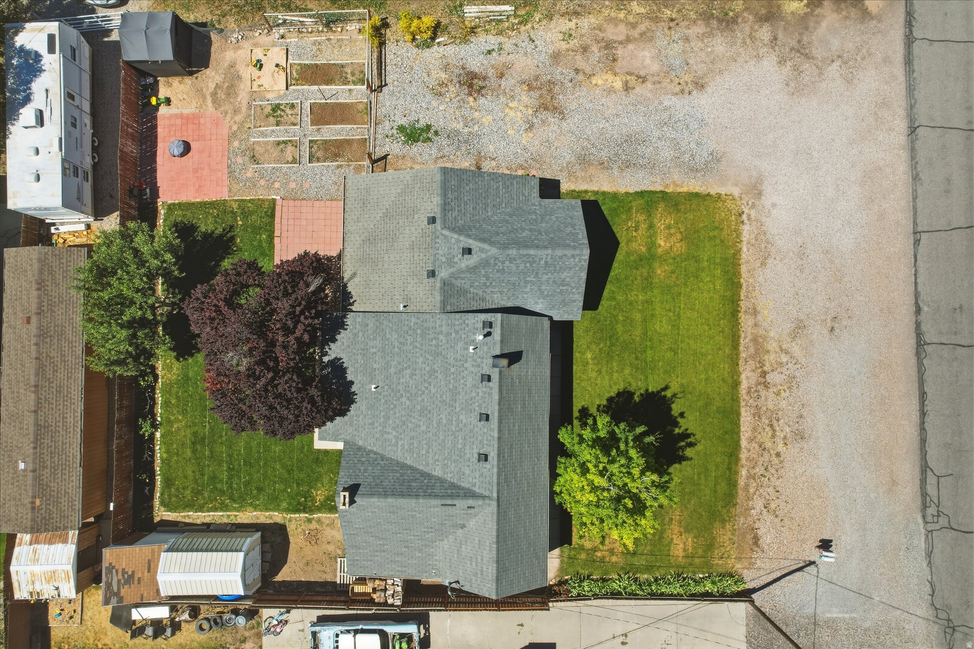 main property photo 17