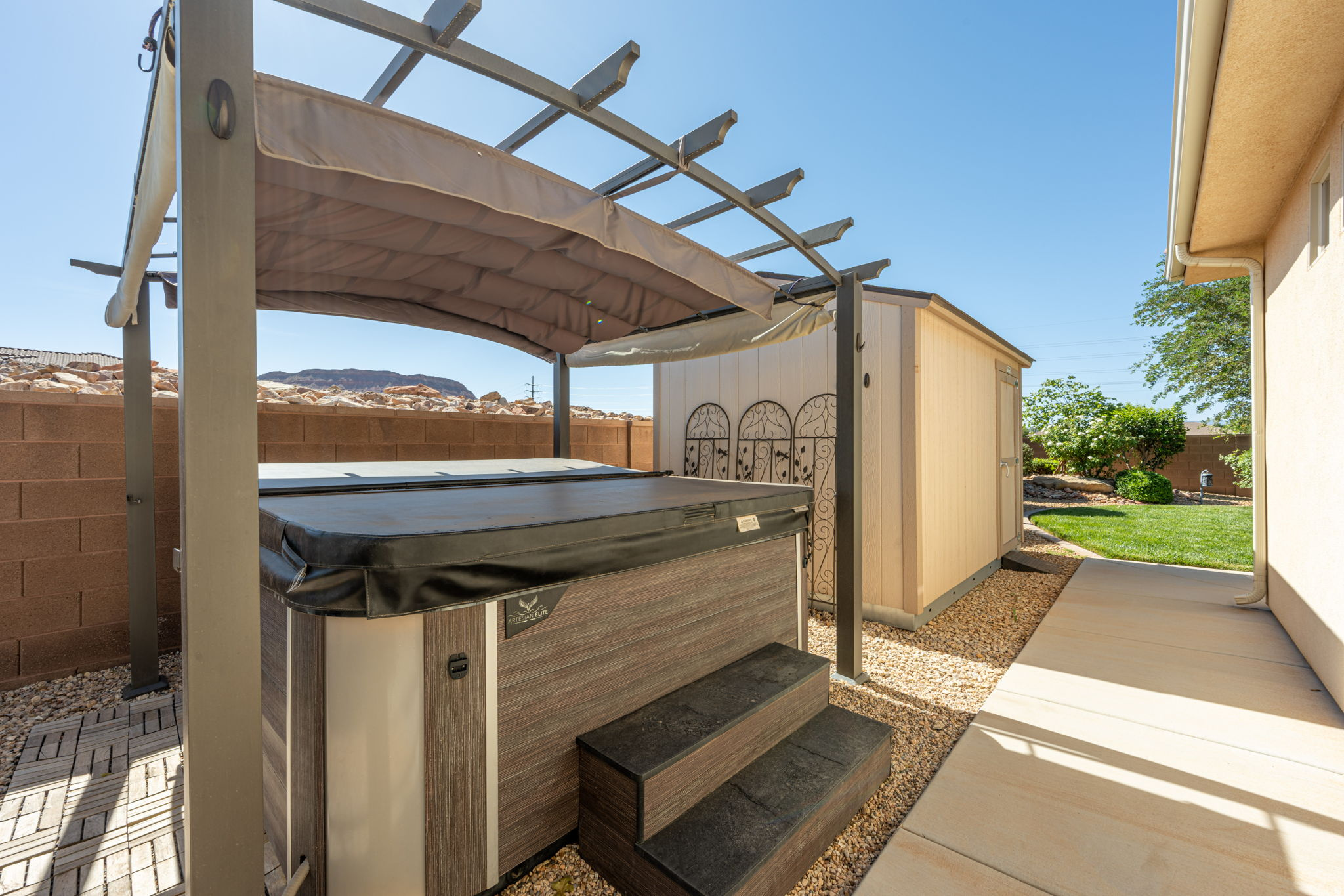 main property photo 32