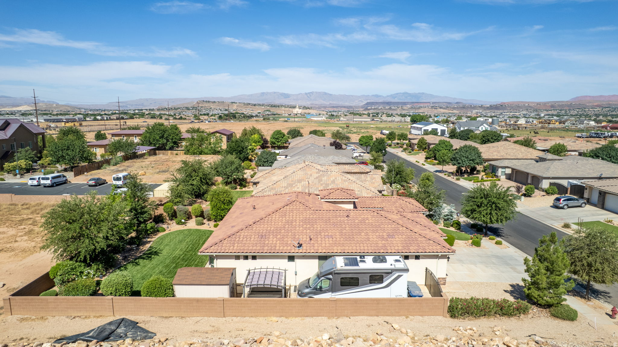 main property photo 37