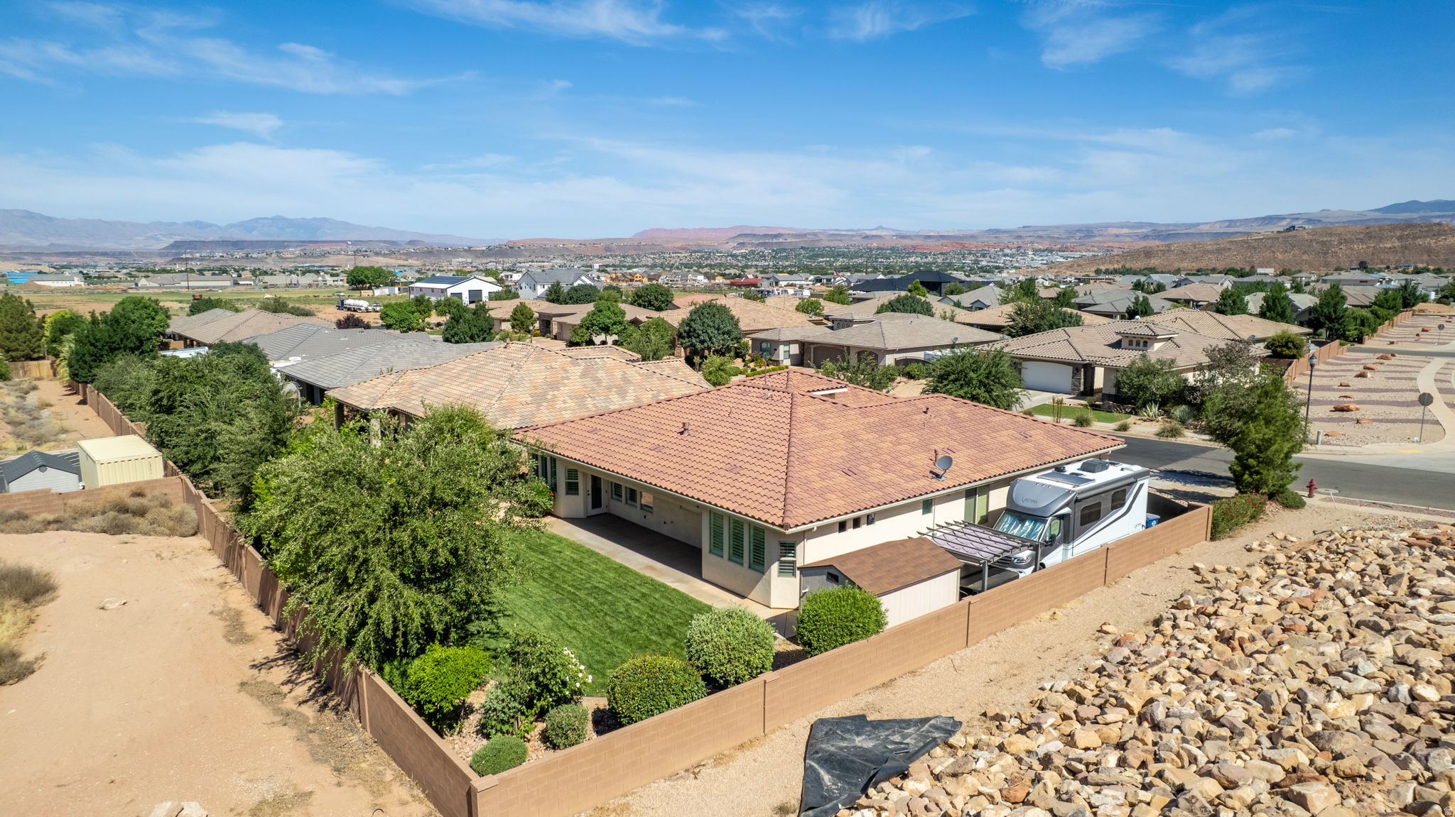 main property photo 38