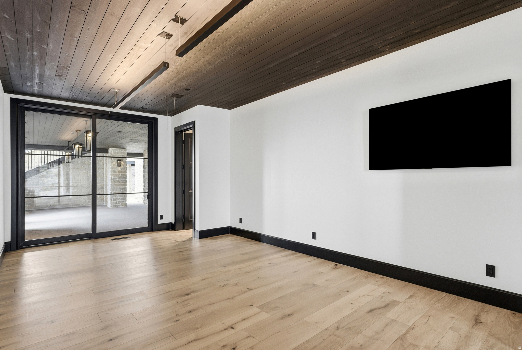 main property photo 77