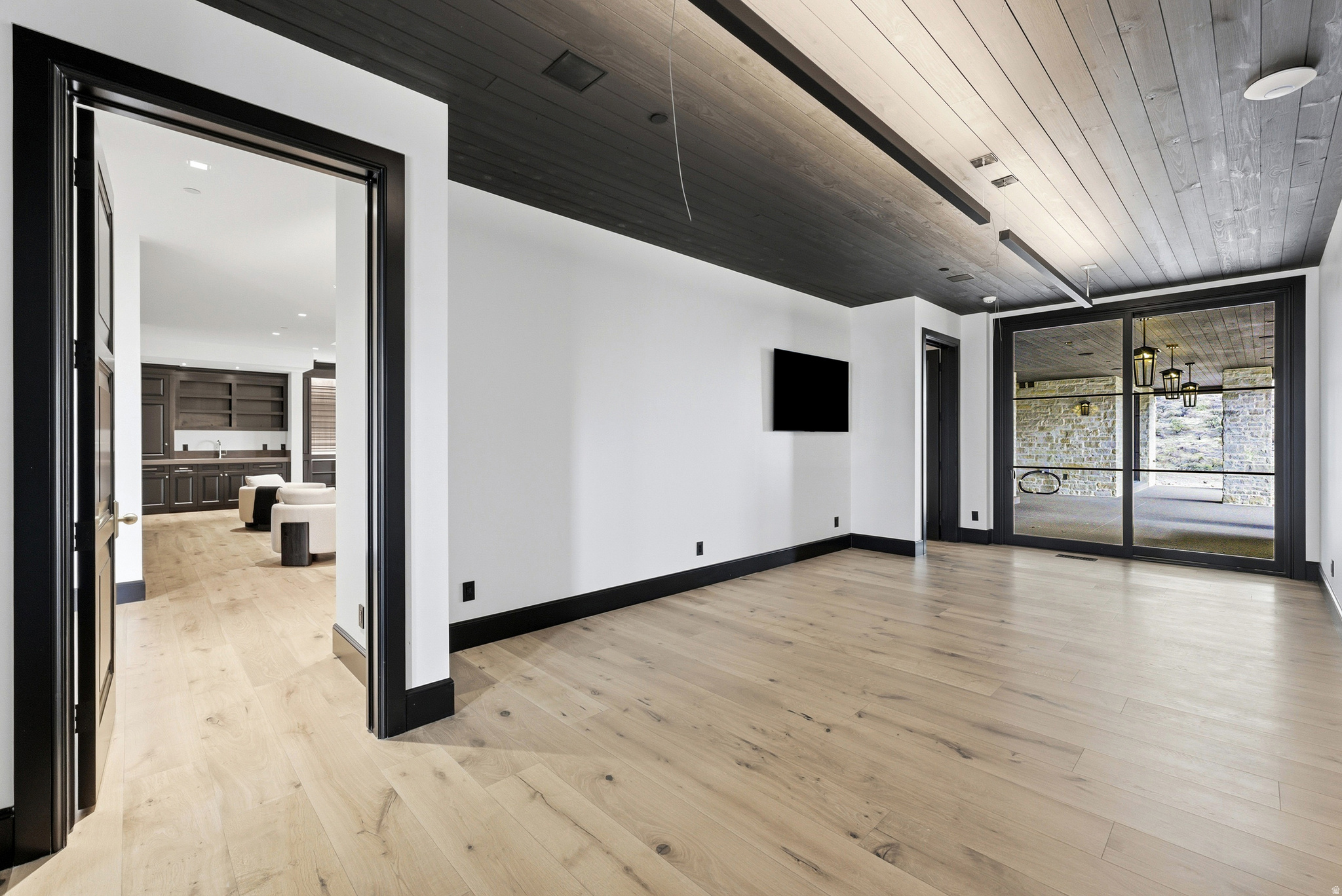 main property photo 78