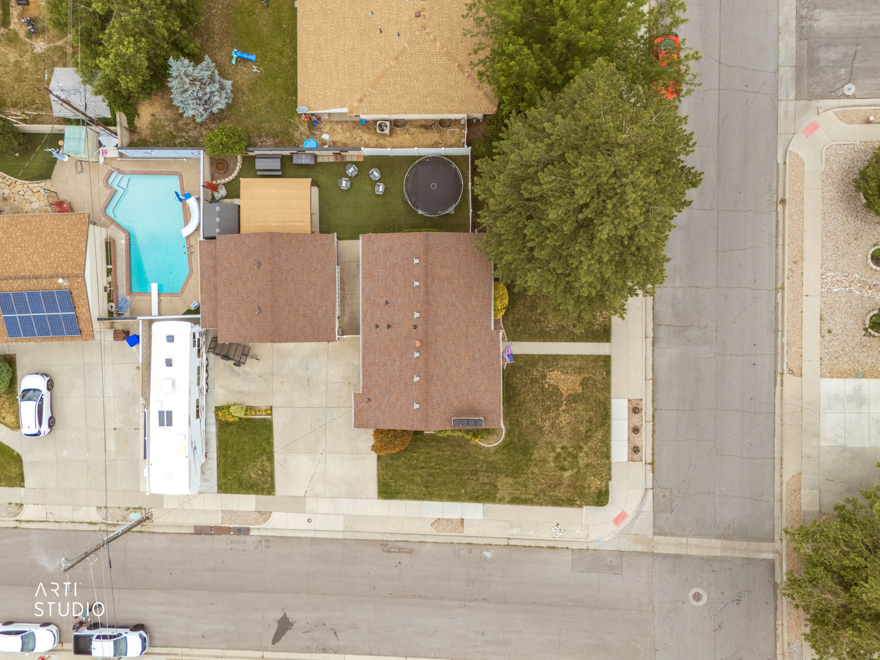 main property photo 36