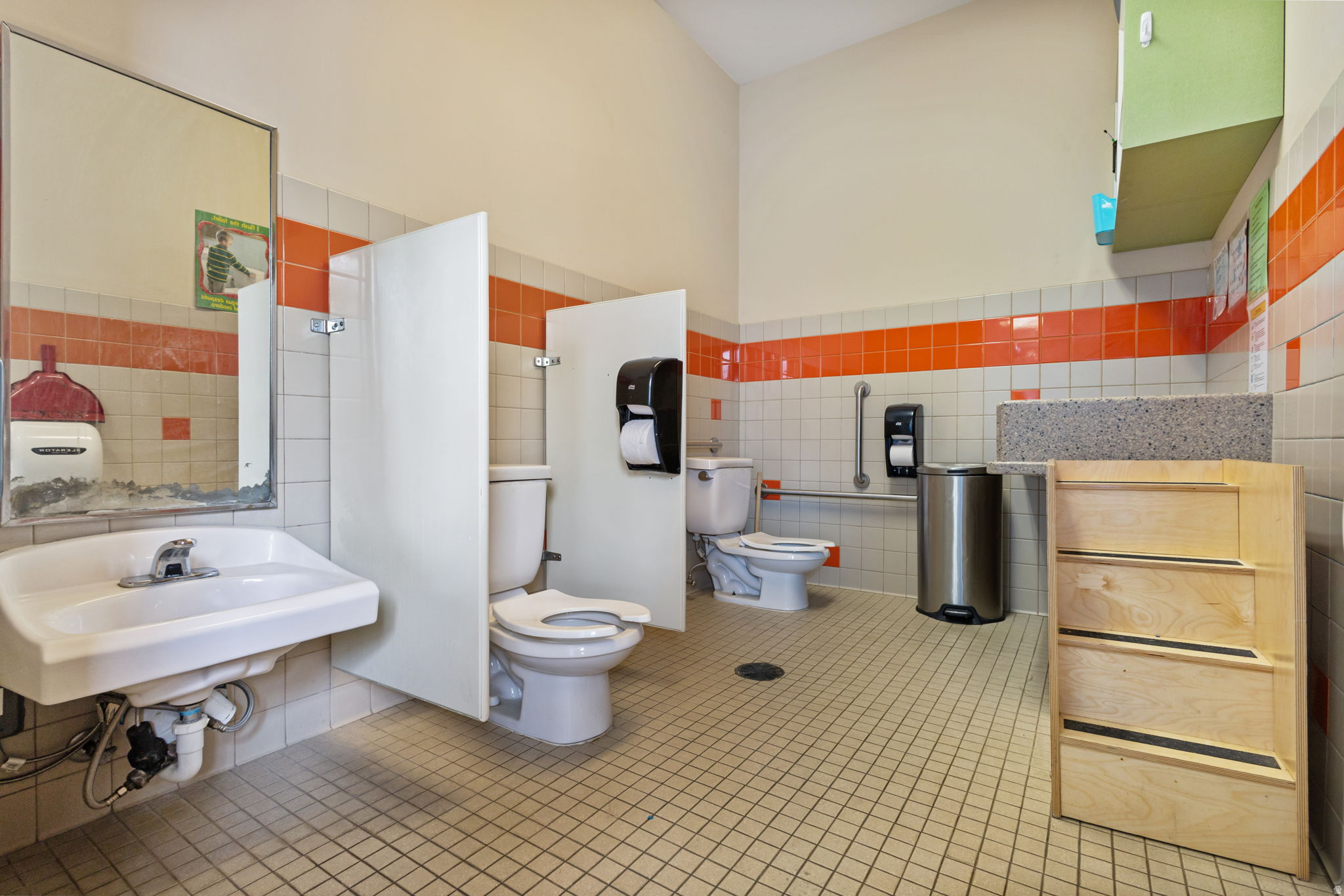 main property photo 11