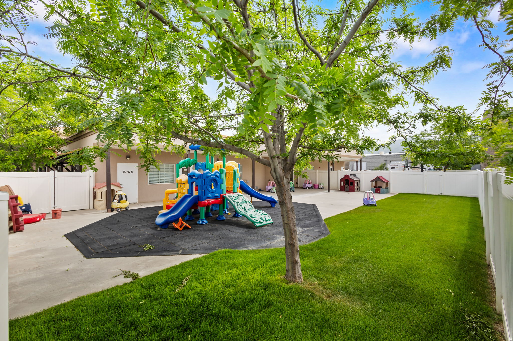 main property photo 29