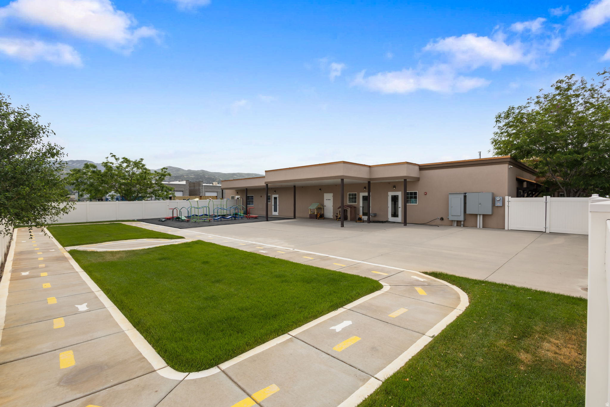 main property photo 31