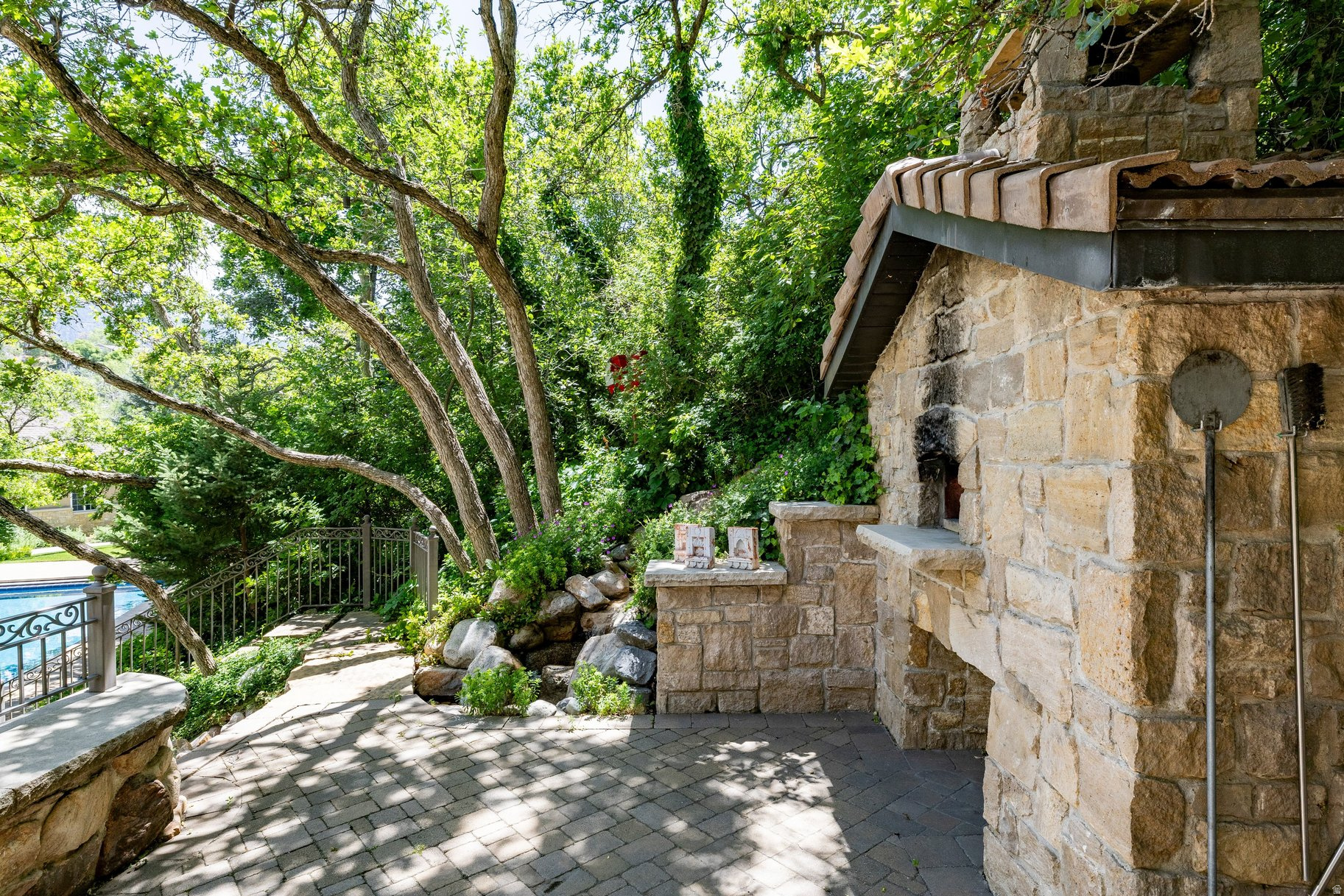 main property photo 59