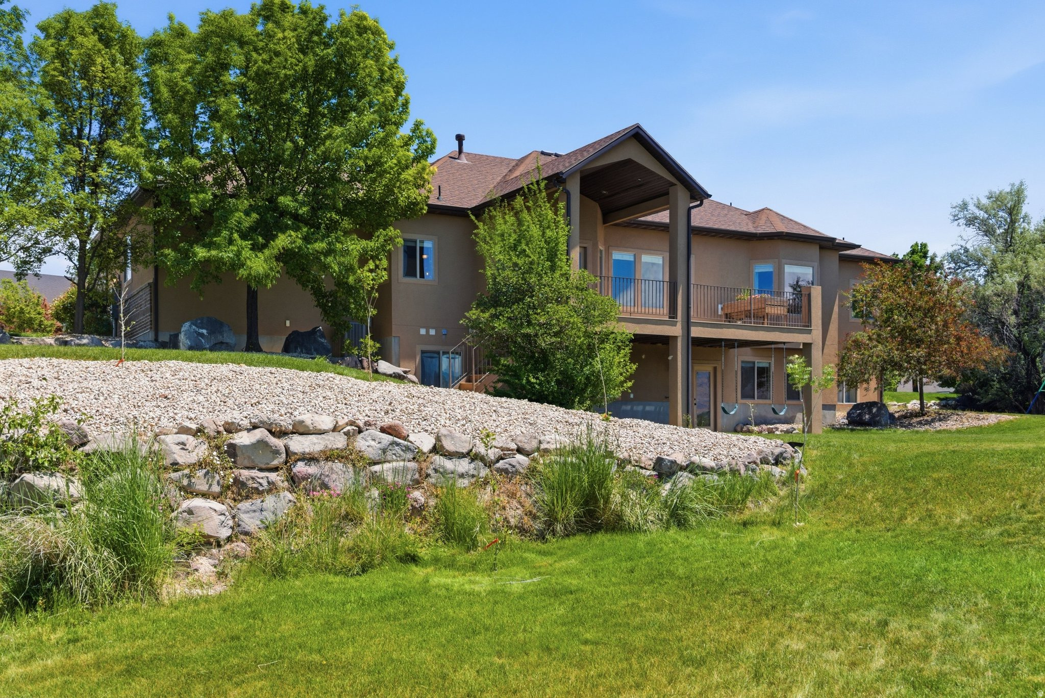 main property photo 78