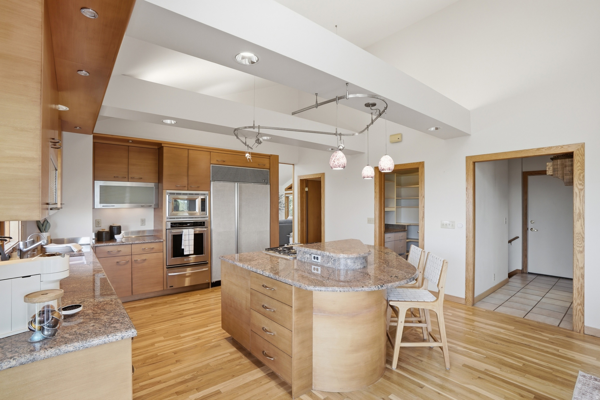 main property photo 17