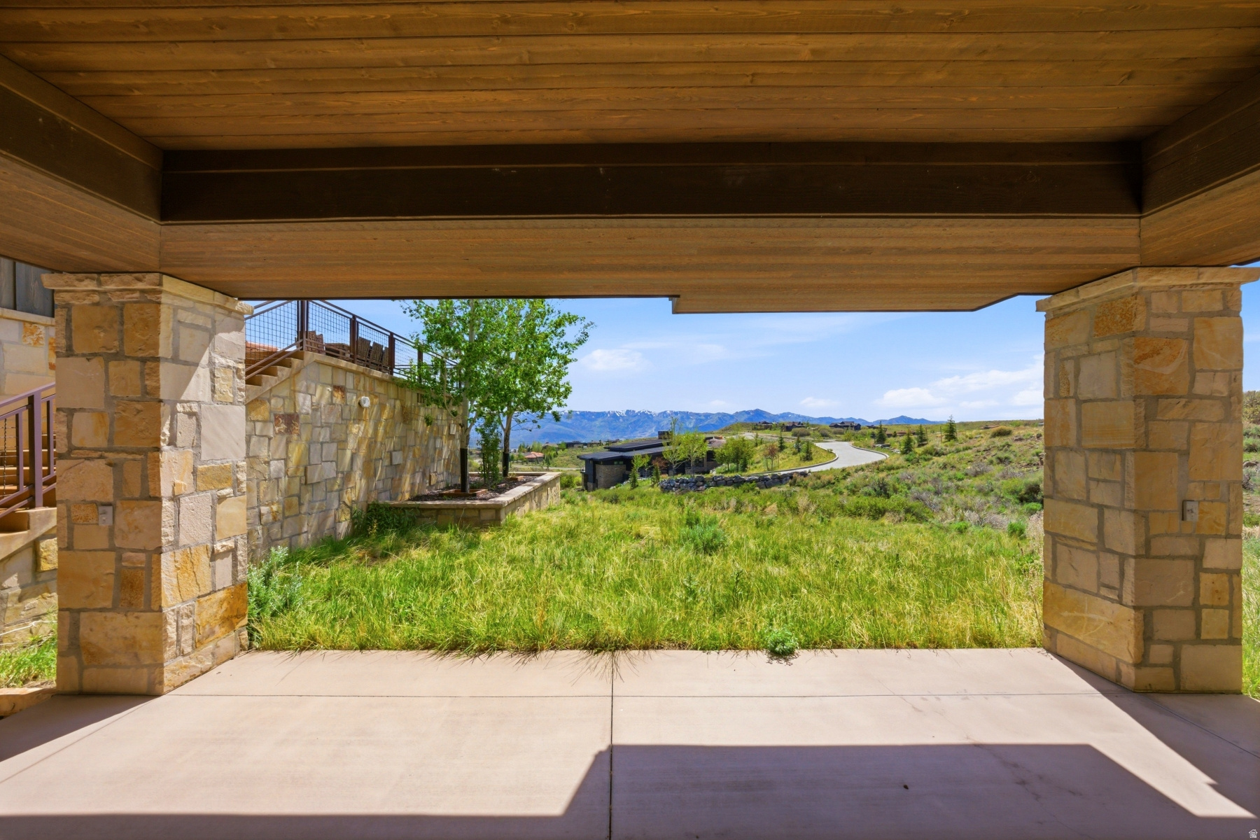 main property photo 67