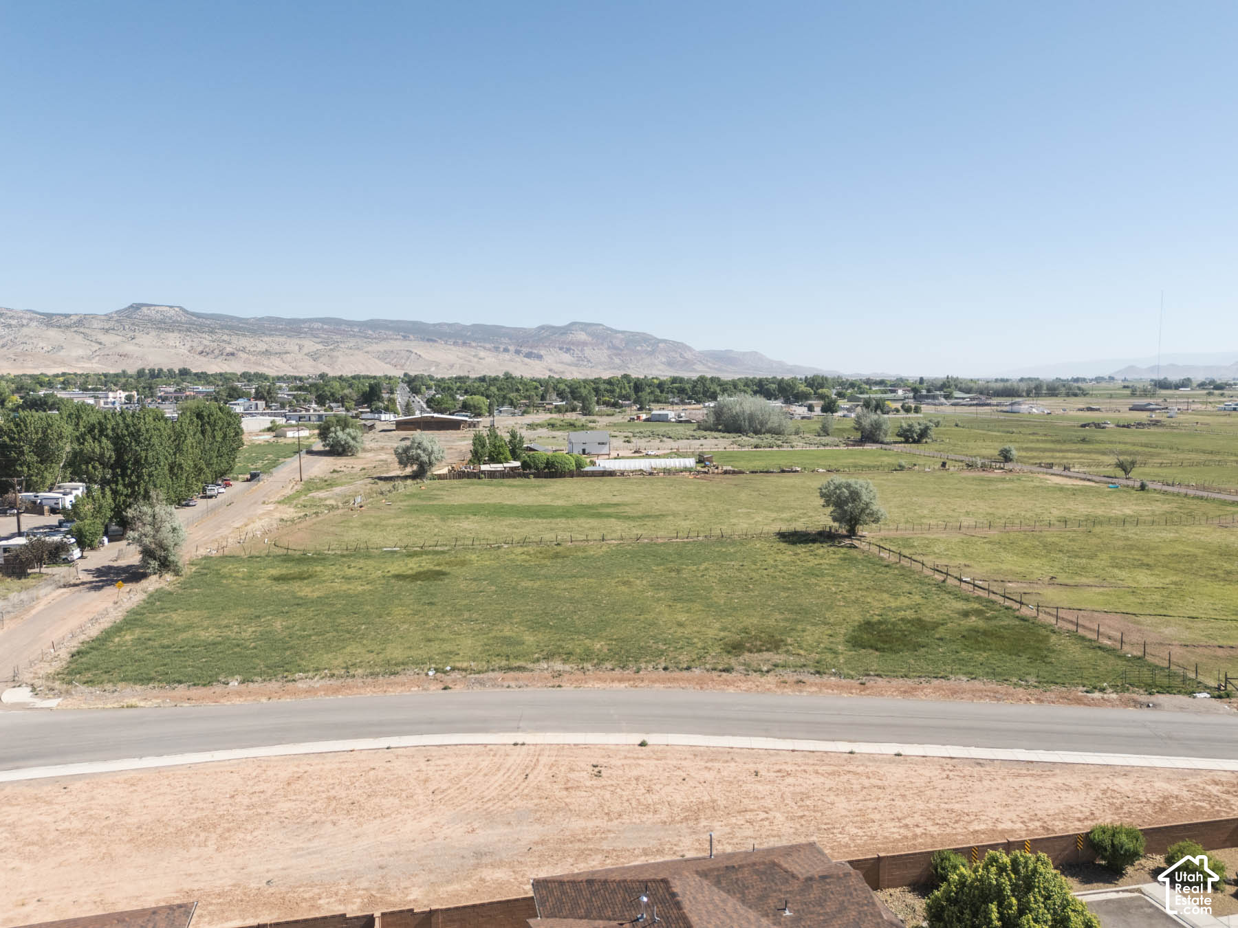 main property photo 10