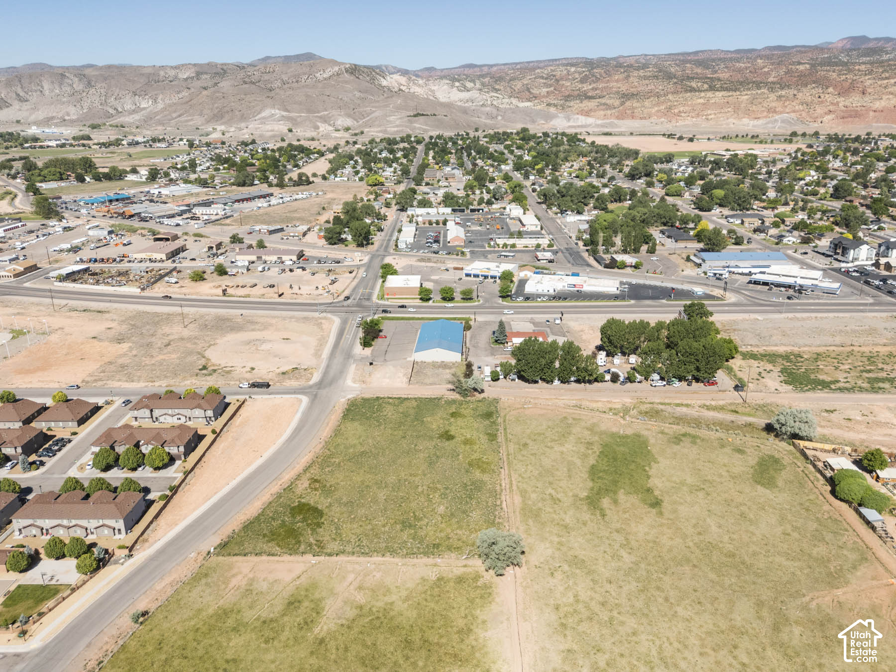 main property photo 12