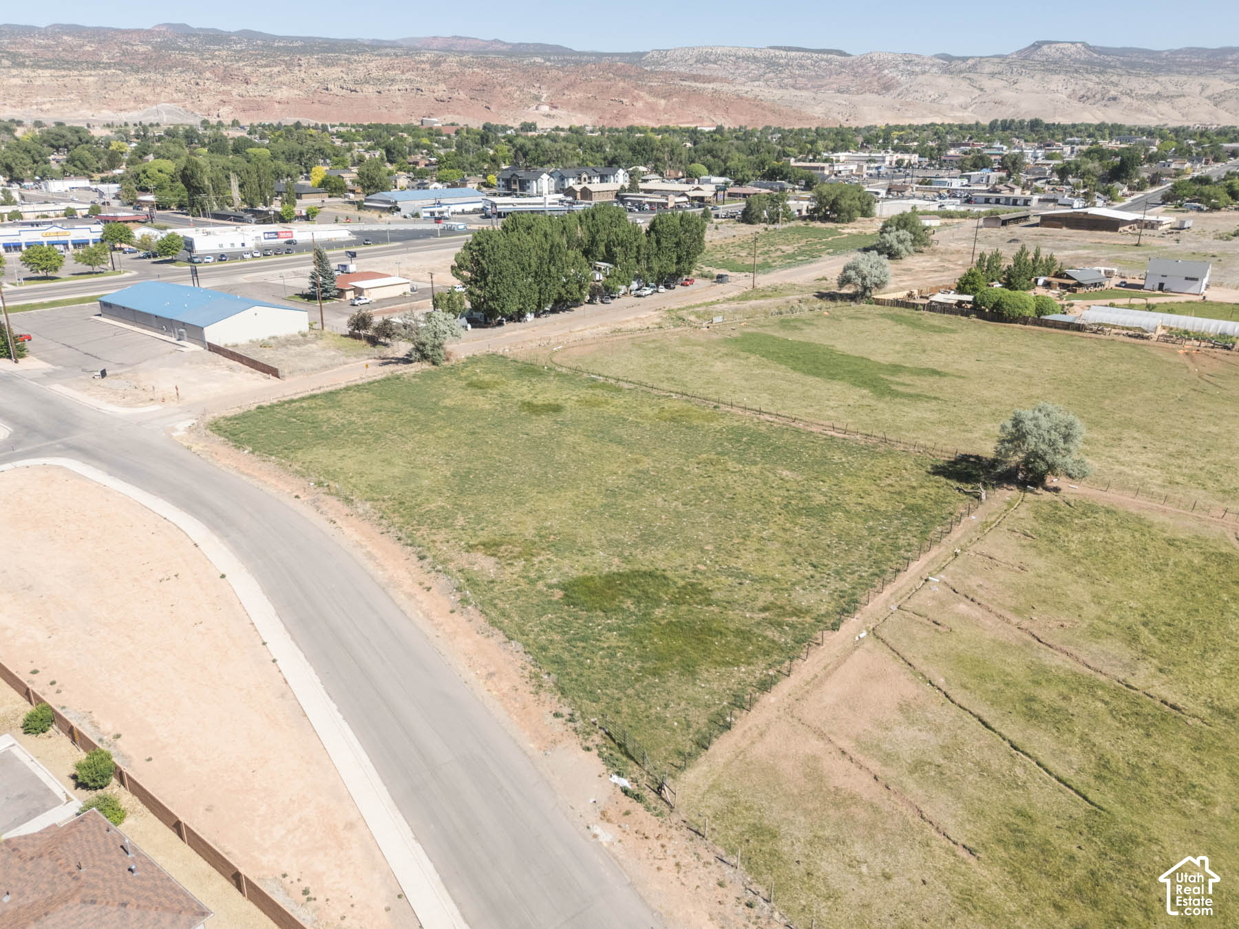 main property photo 4