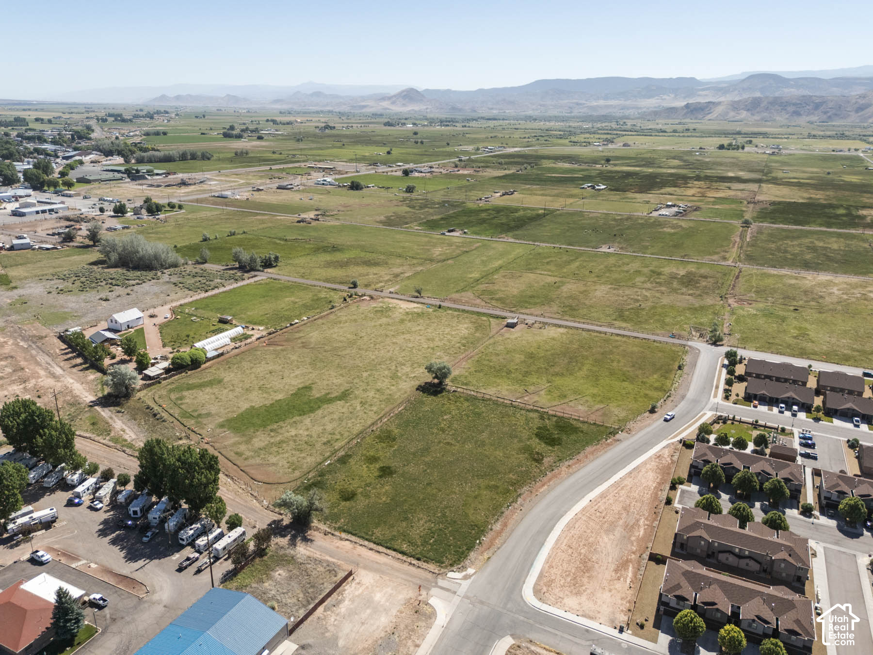 main property photo 5