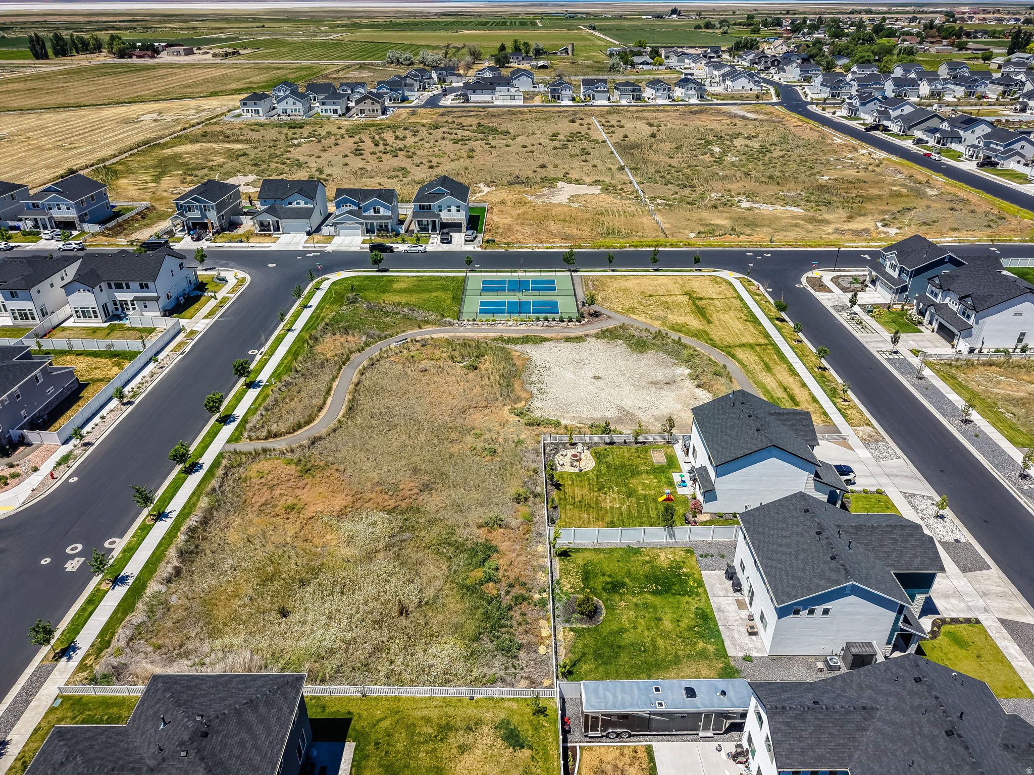 main property photo 34