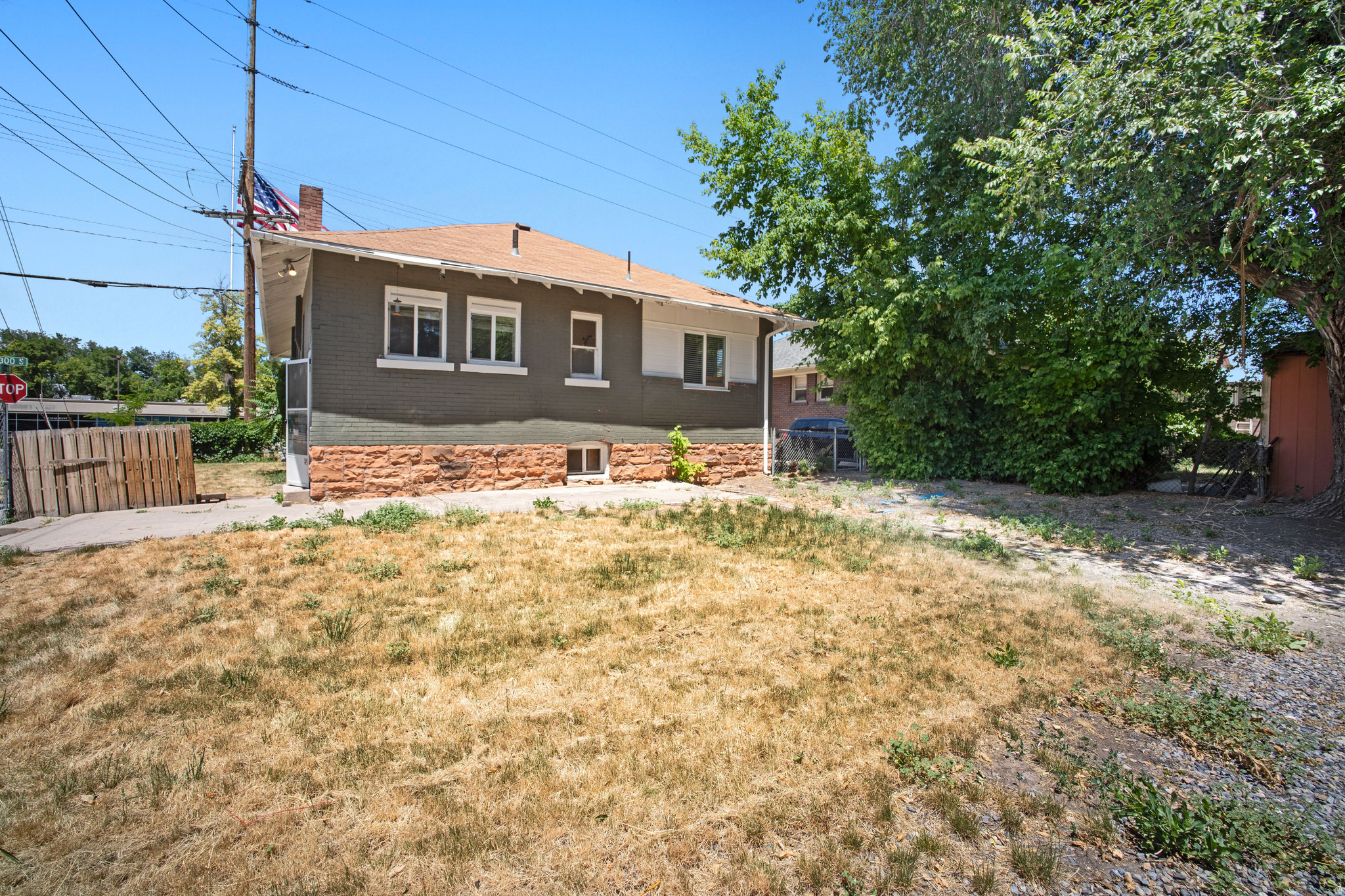 main property photo 23