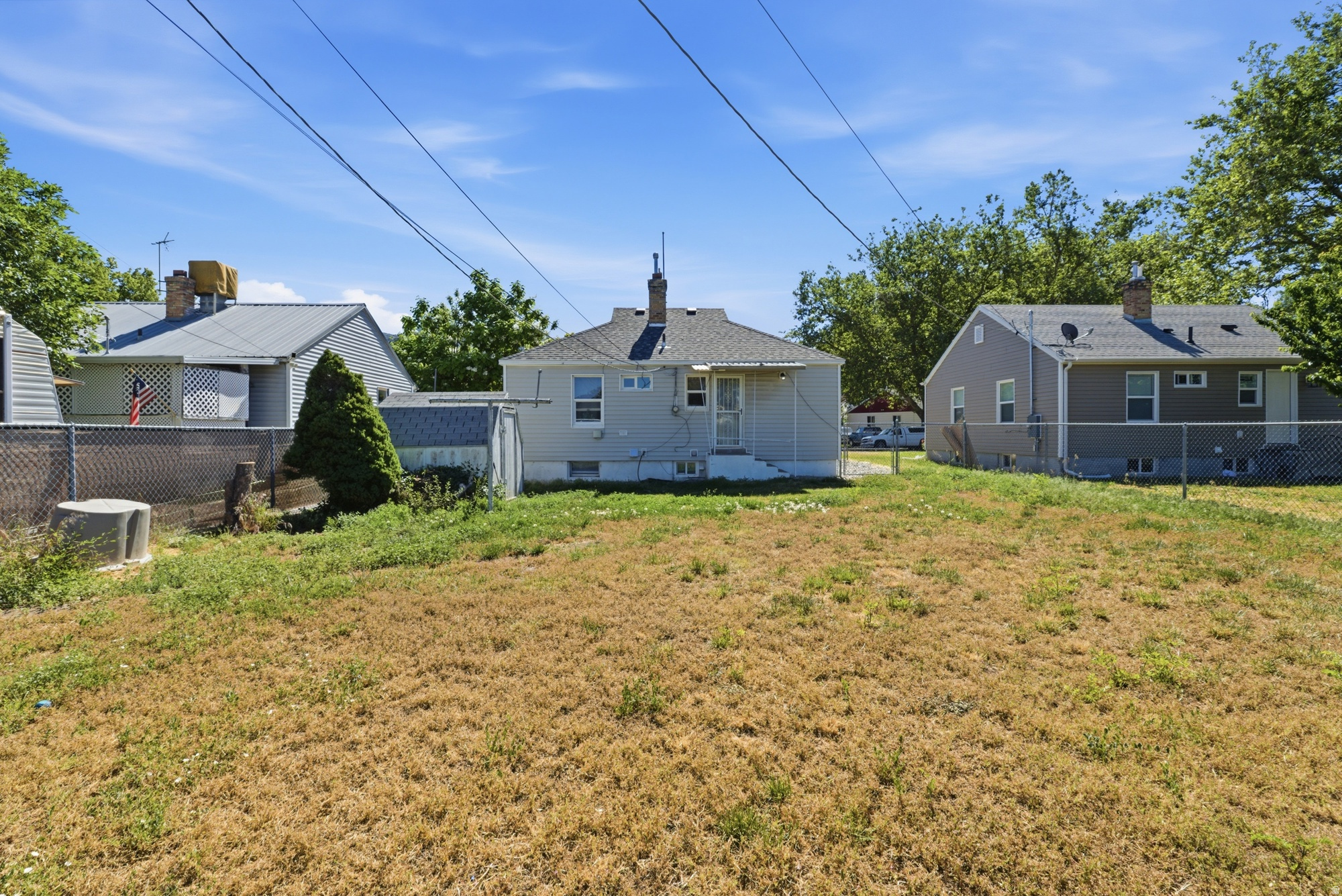 main property photo 20