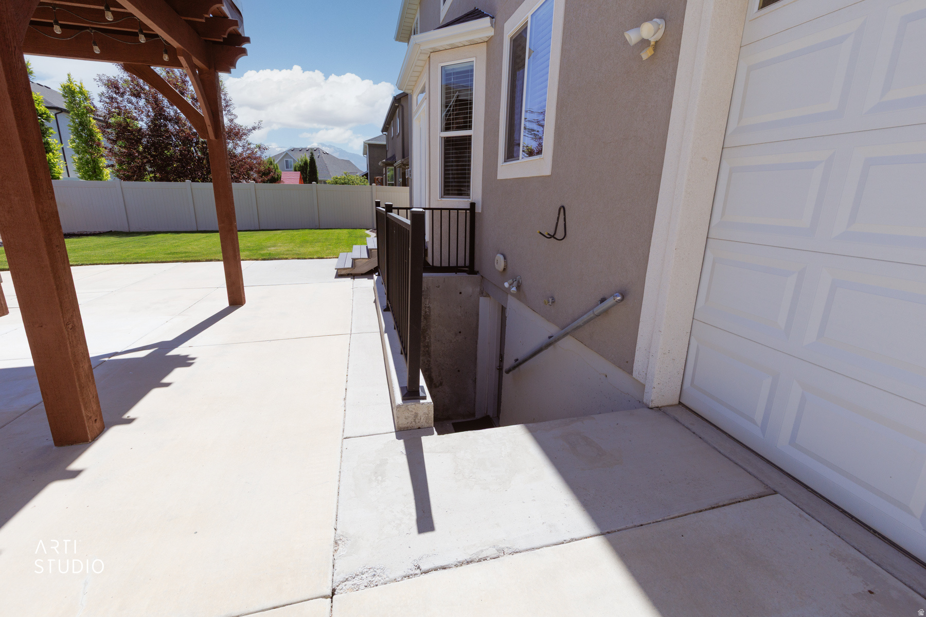 main property photo 41
