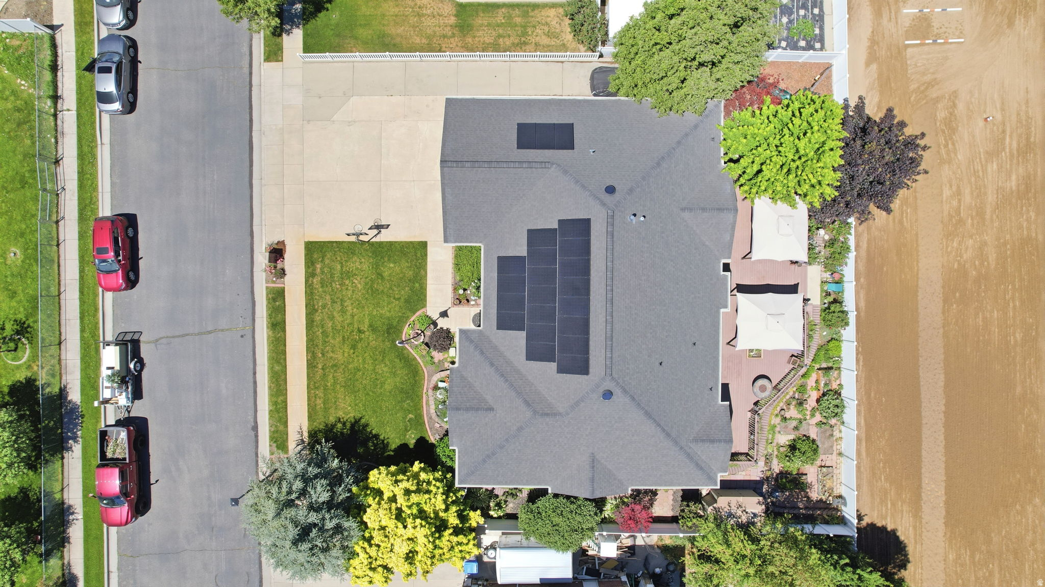 main property photo 40