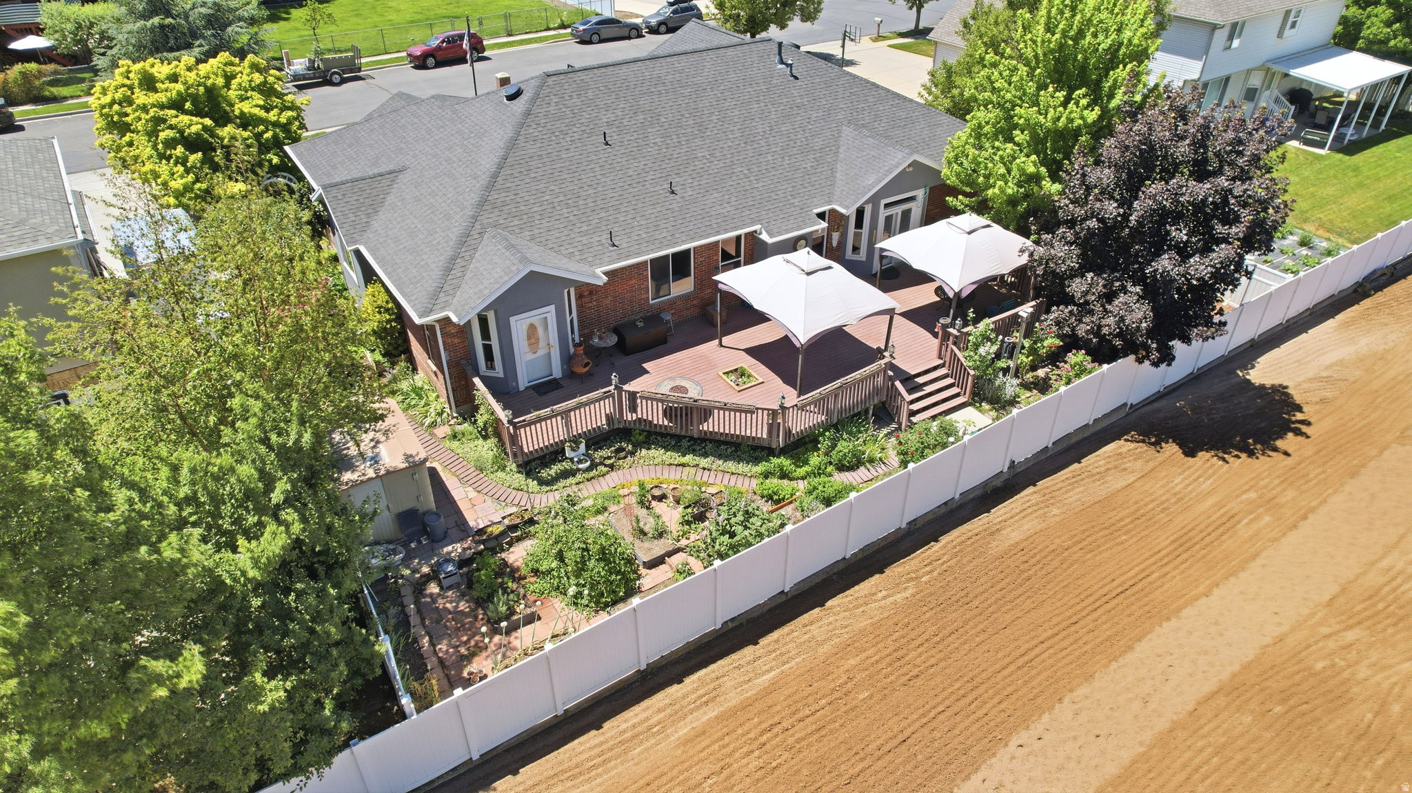 main property photo 41