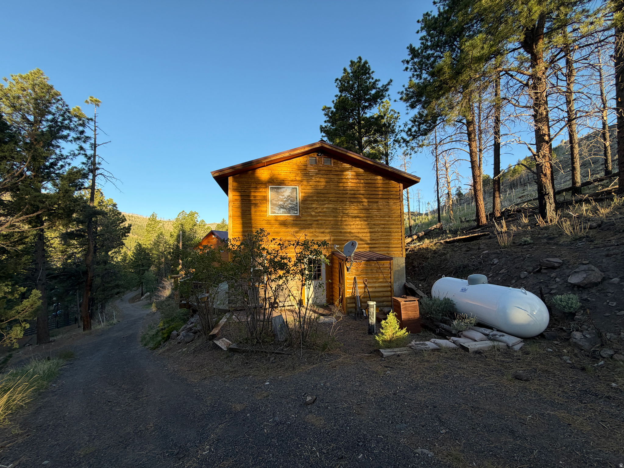 main property photo 29