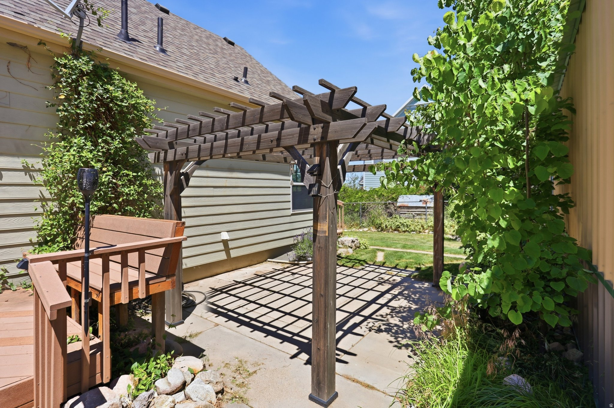 main property photo 34