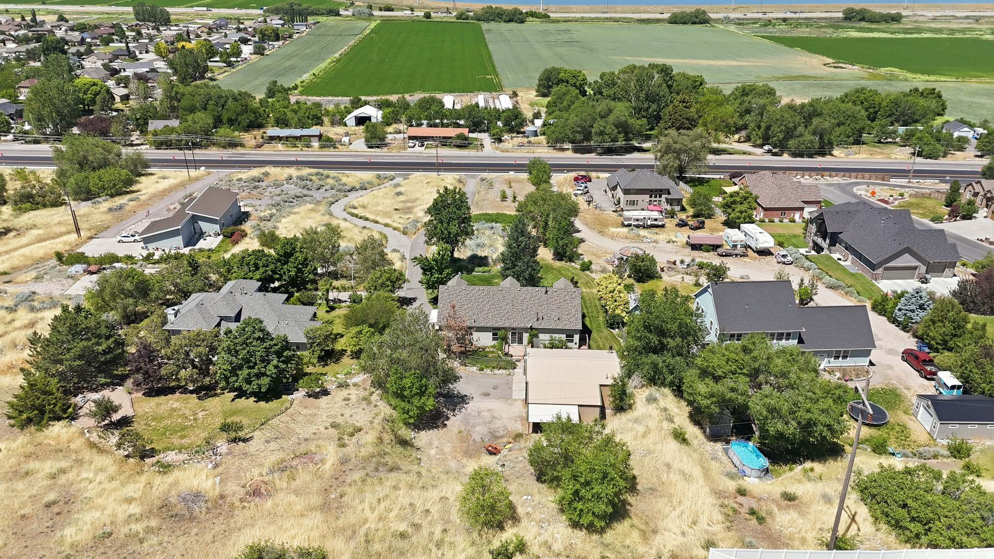 main property photo 45