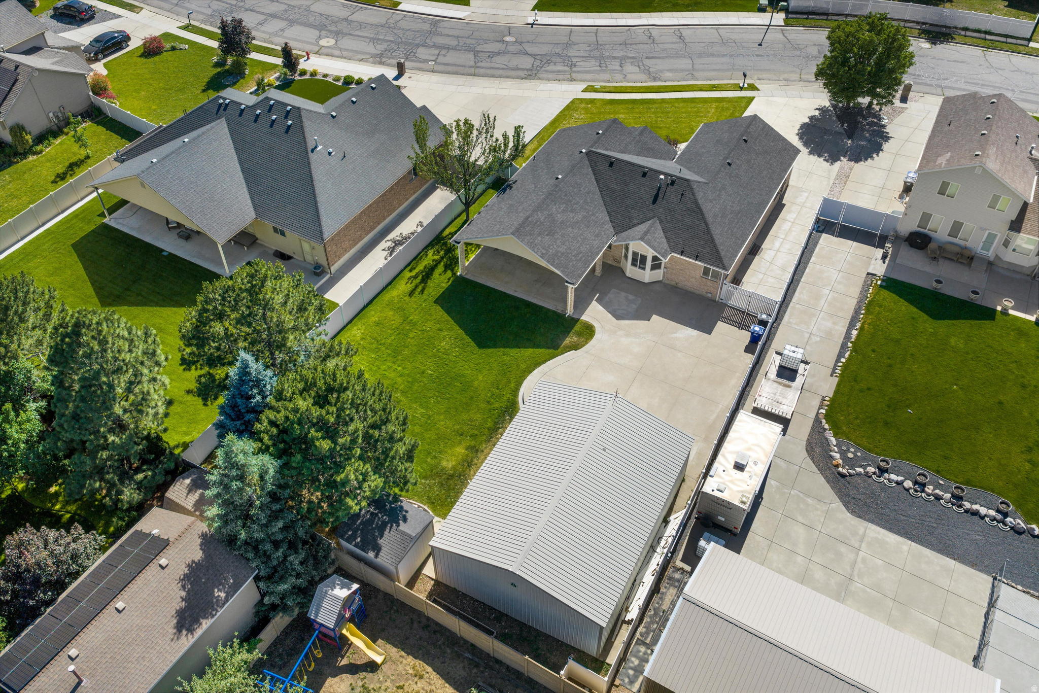 main property photo 40