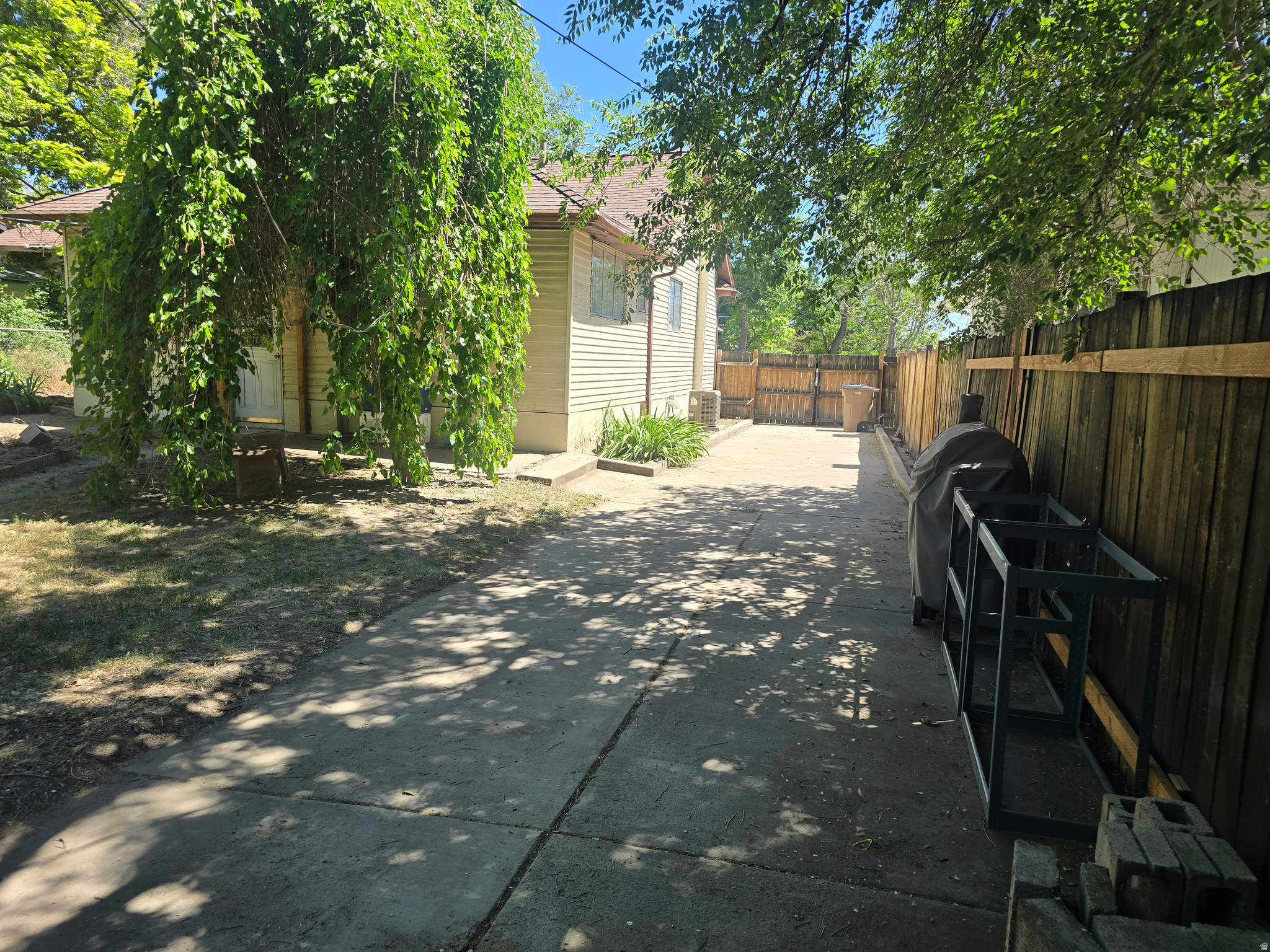 main property photo 24