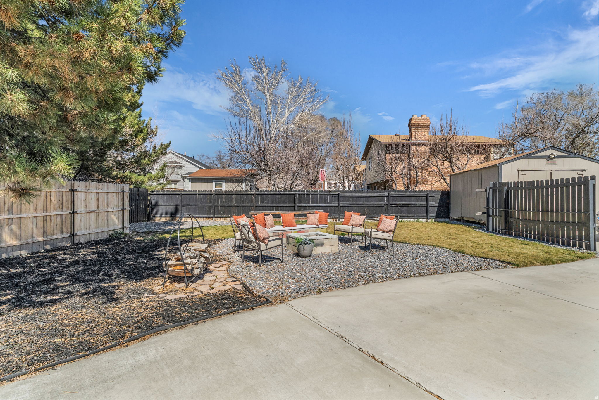 main property photo 28
