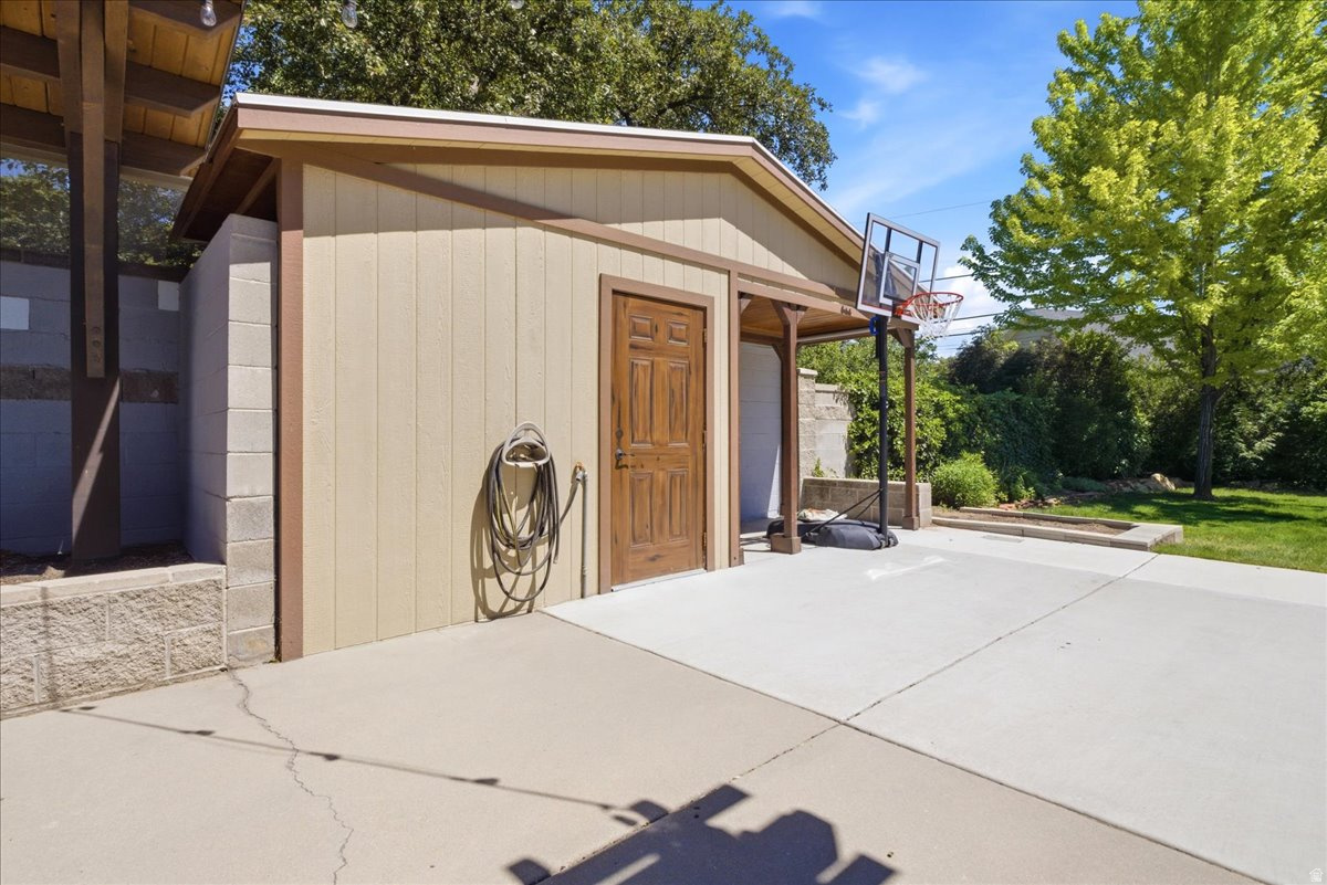 main property photo 31