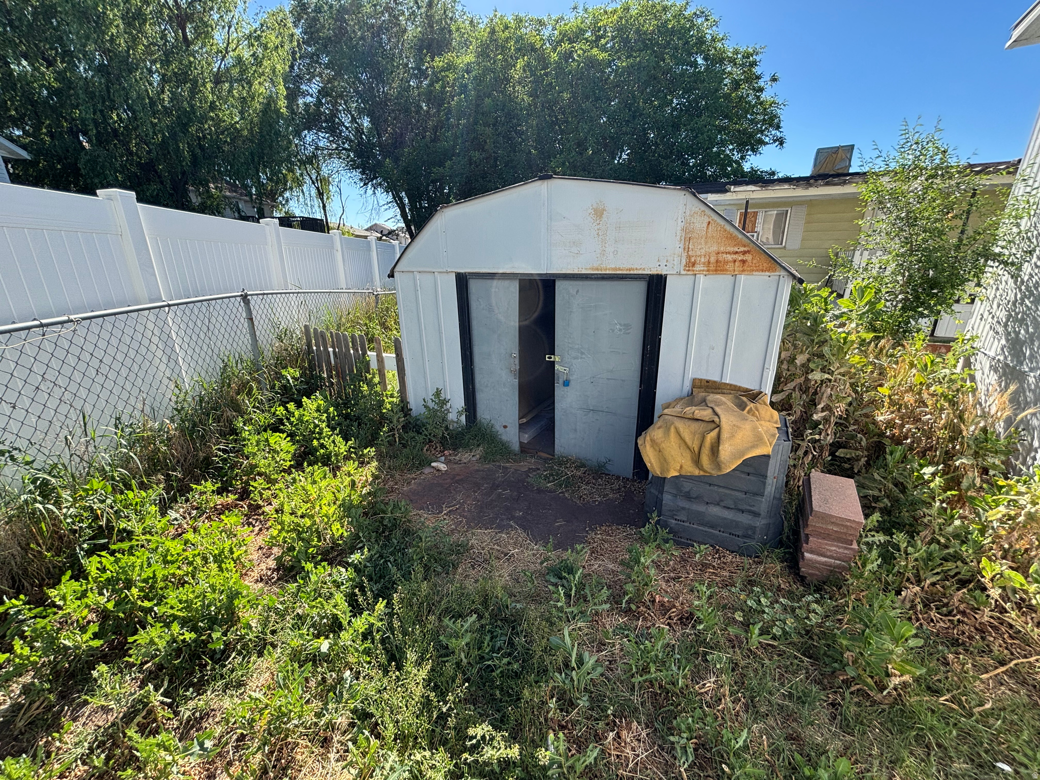 main property photo 22
