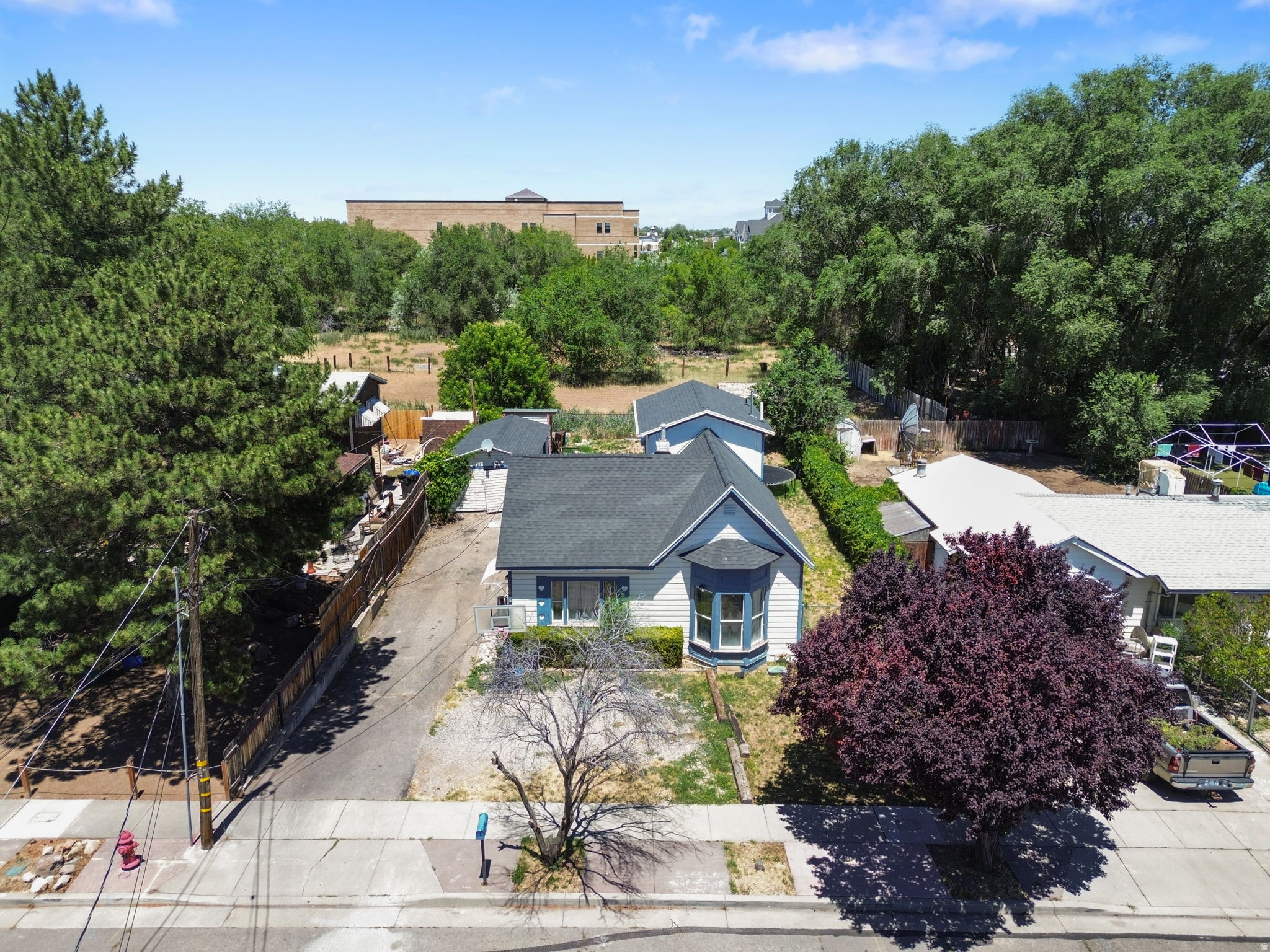 main property photo 4