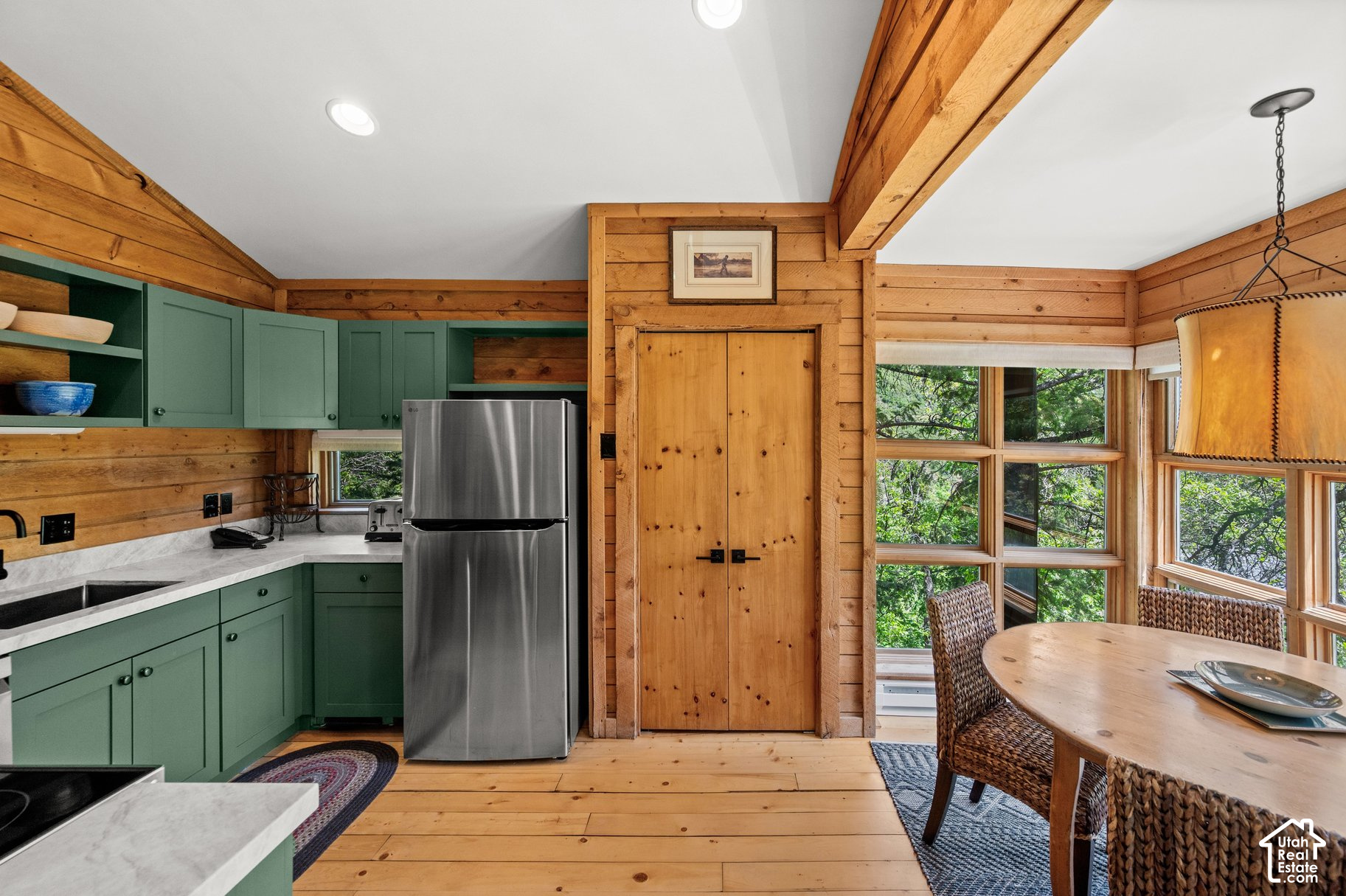 main property photo 8