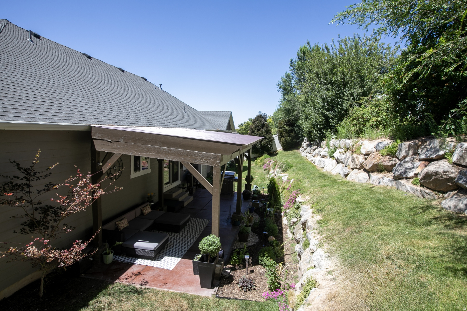 main property photo 59
