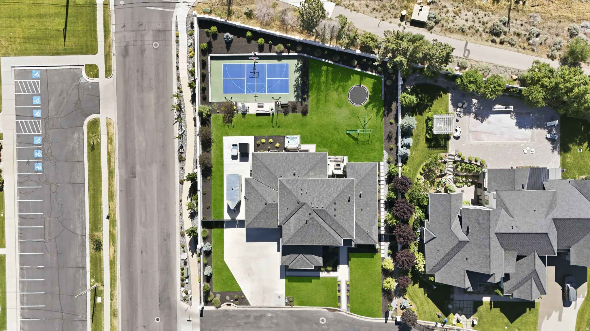 main property photo 78