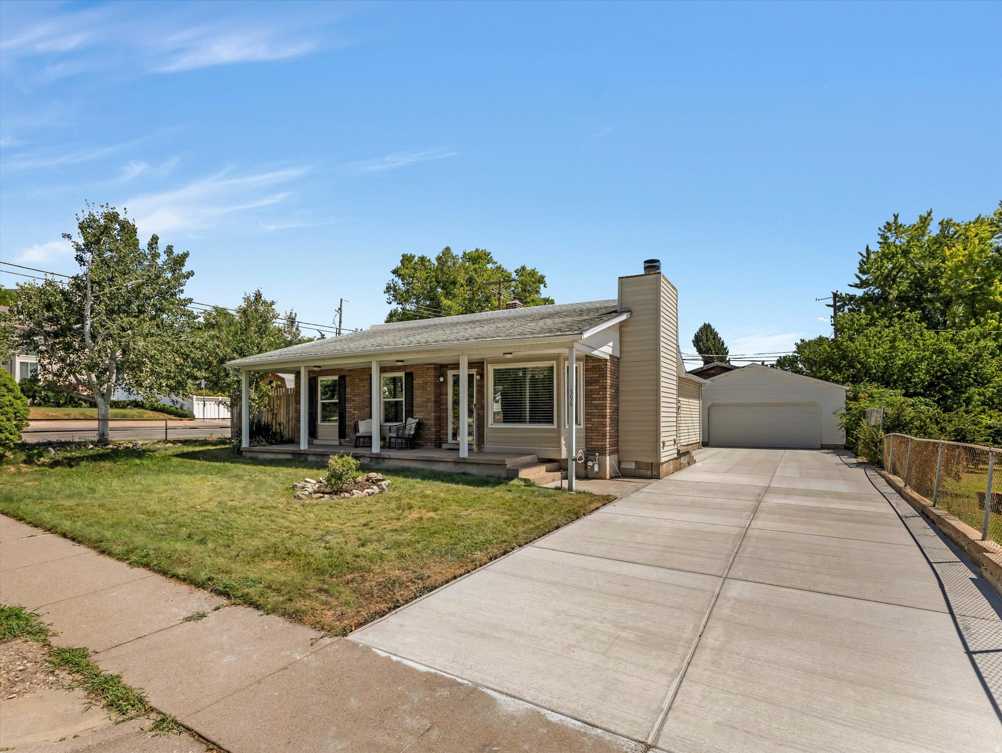 main property photo 31